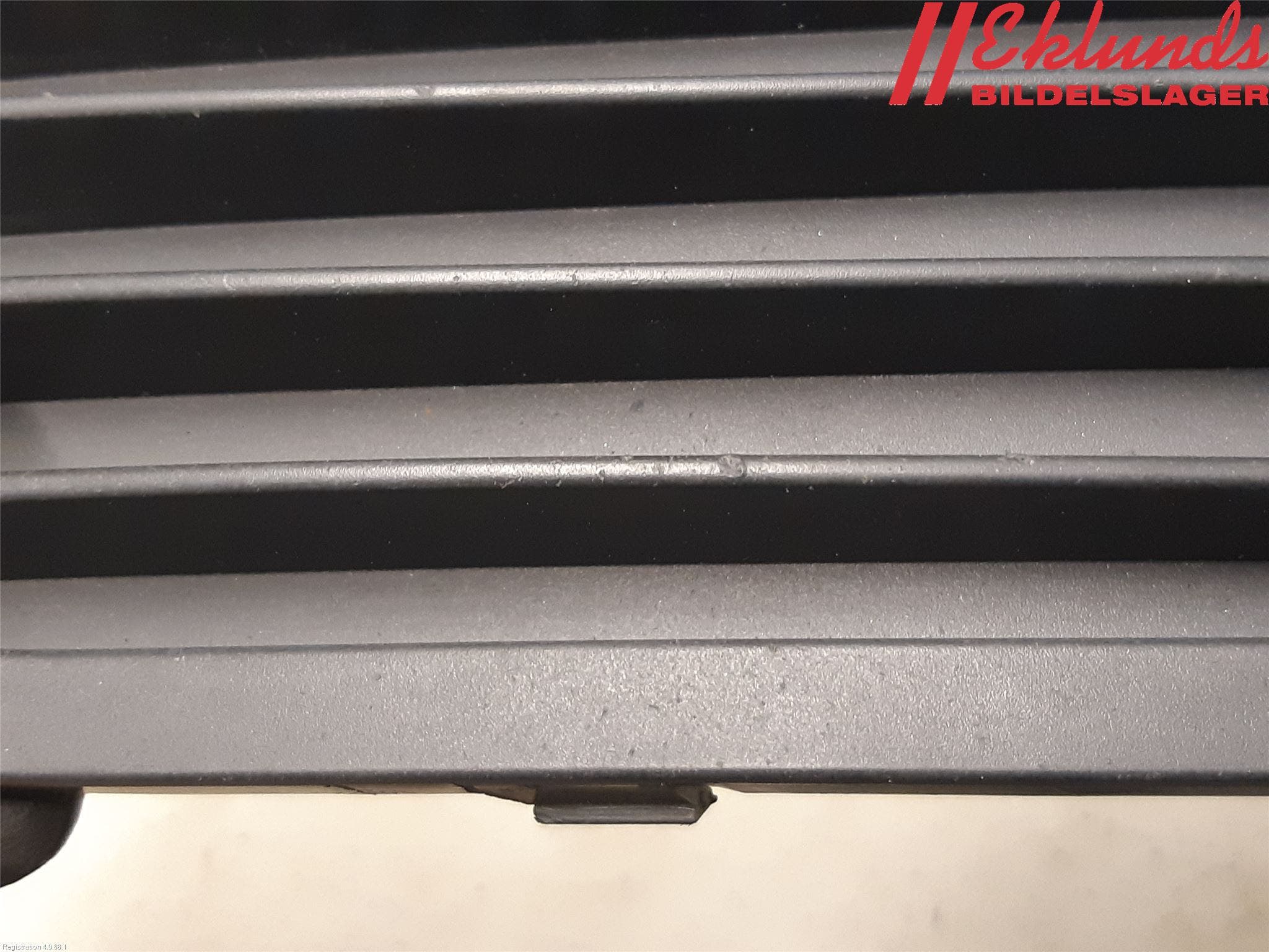 BMW 1 F20/F21 11-19 Dimljussarg Fram