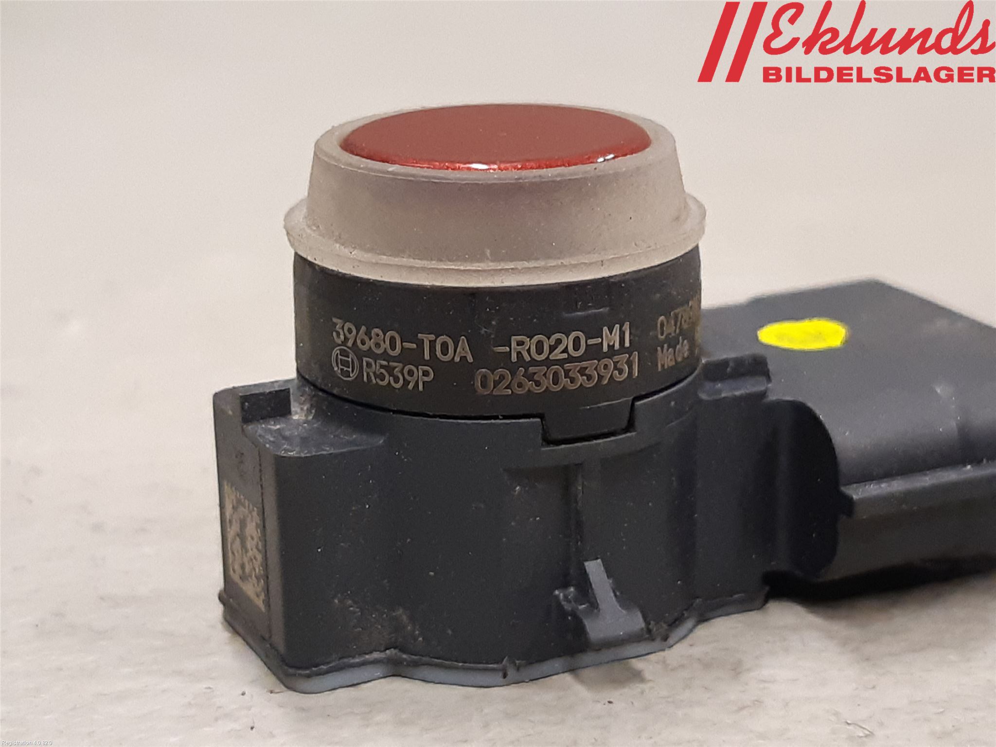 Honda CR-V 13-18 Parkeringshjälp Frontsensor