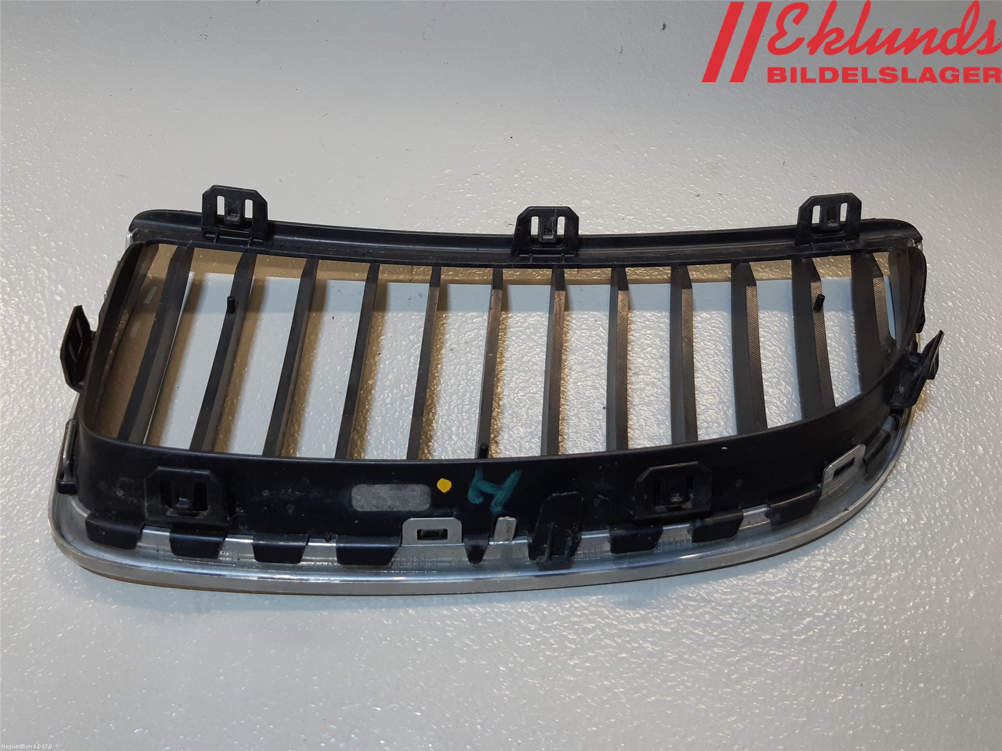 BMW 3 E90/91 SED/TOU 05-12 Grilldel Höger