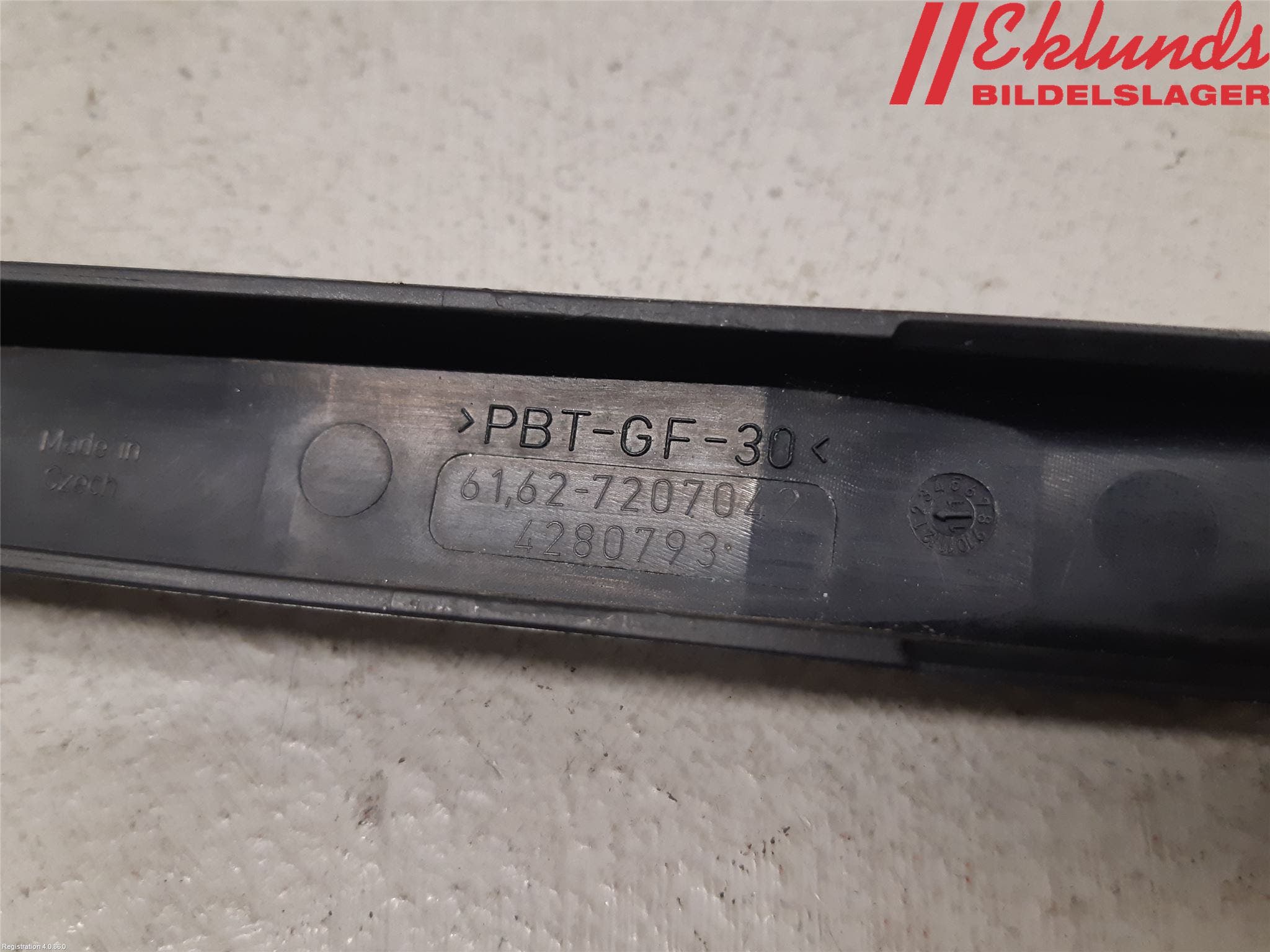 BMW 5 F10/F11/F18 09-17 Torkararm-Bakruta