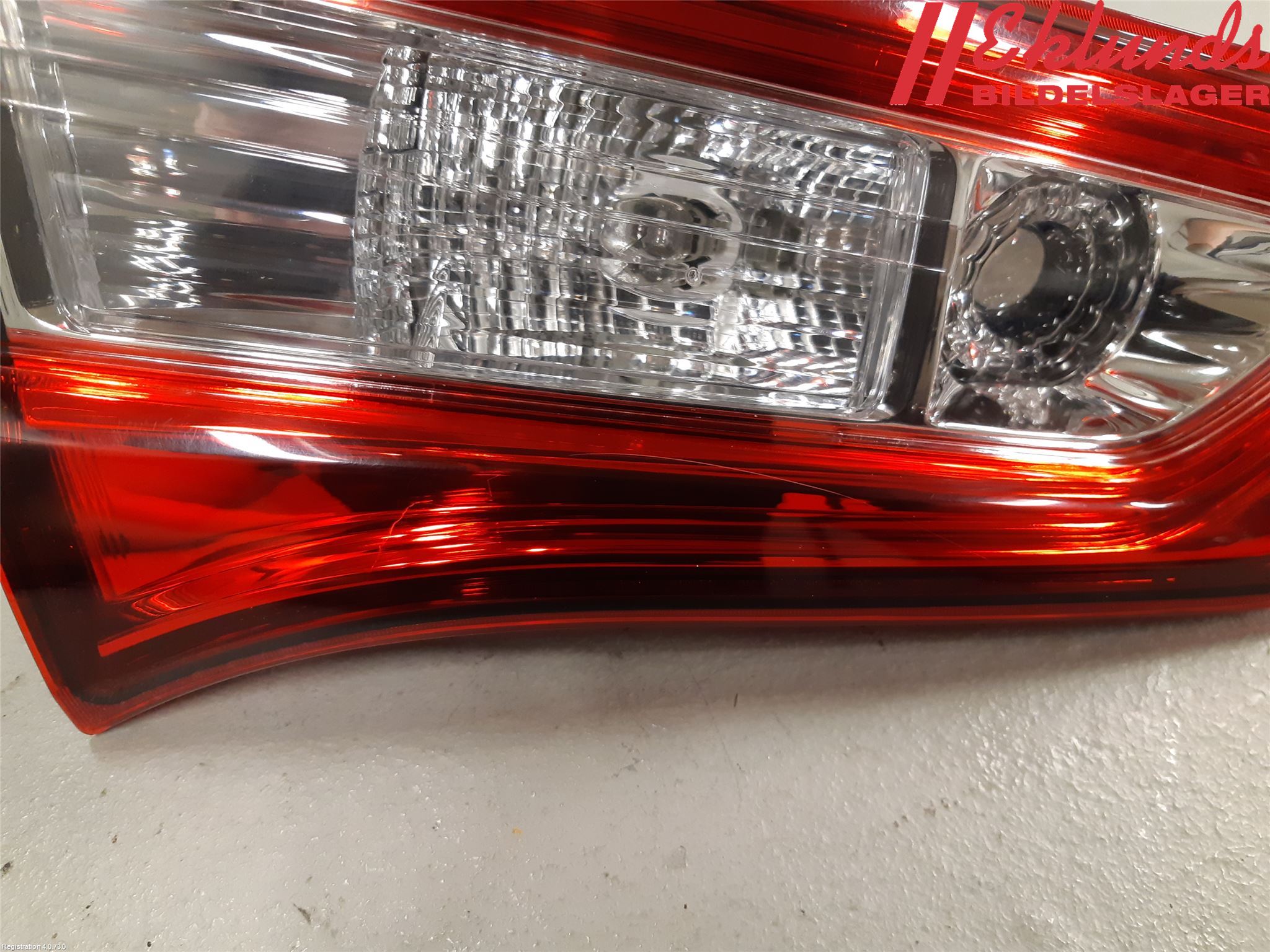 Toyota YARIS XP130 15-20 Bakljus Lucka Vä