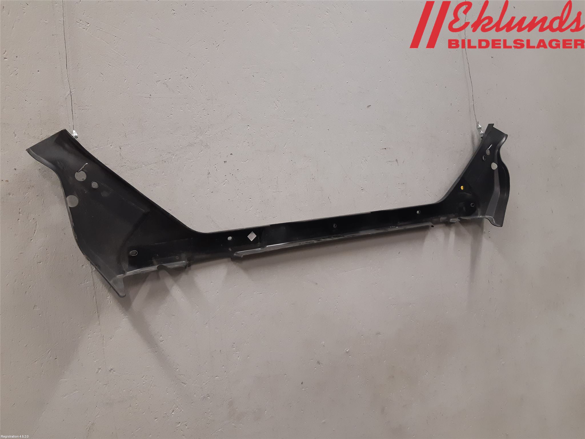 Volvo V60 19- Täckplast Front