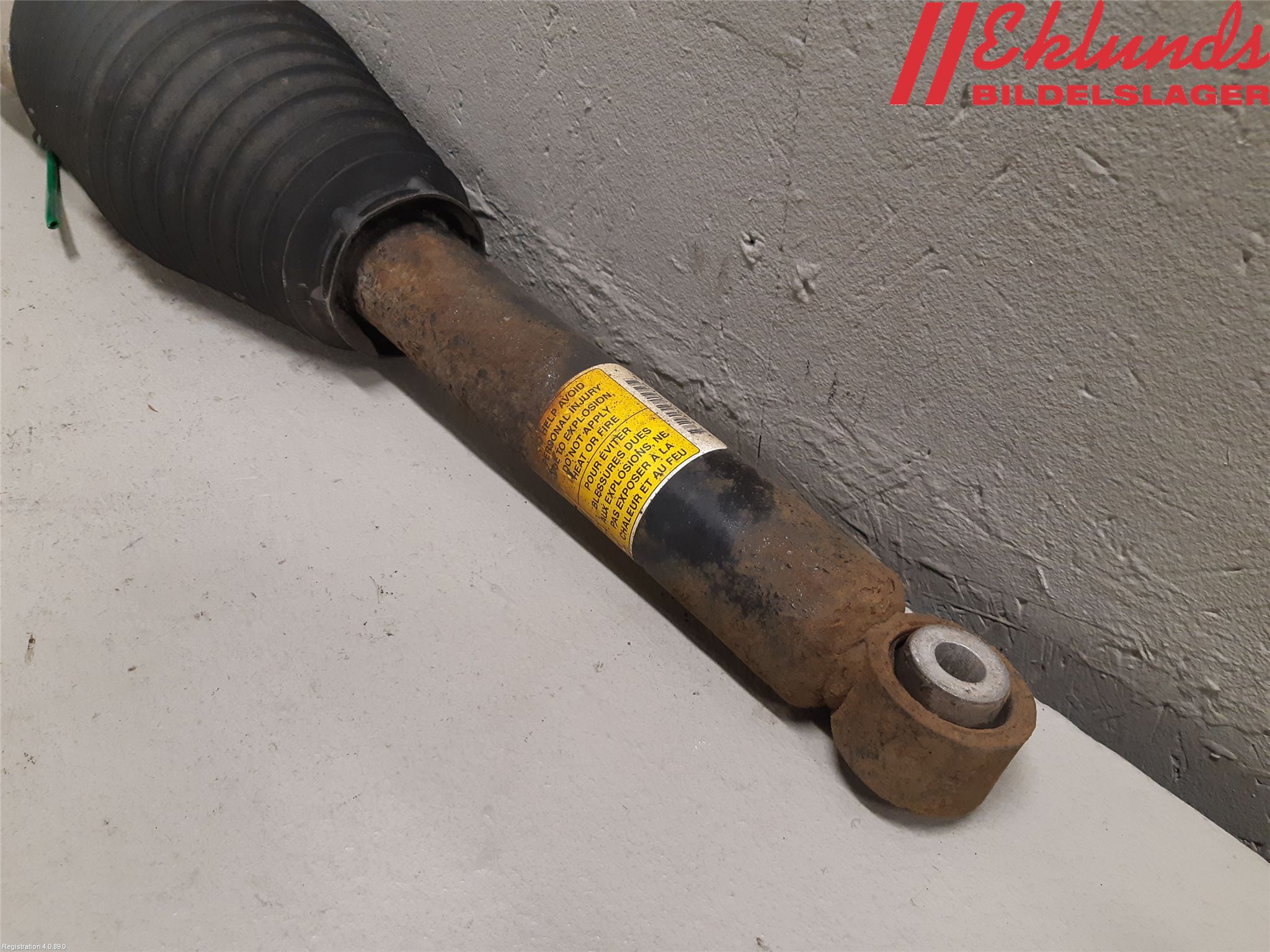 Tesla MODEL S 13- Fjäderben Bak Höger