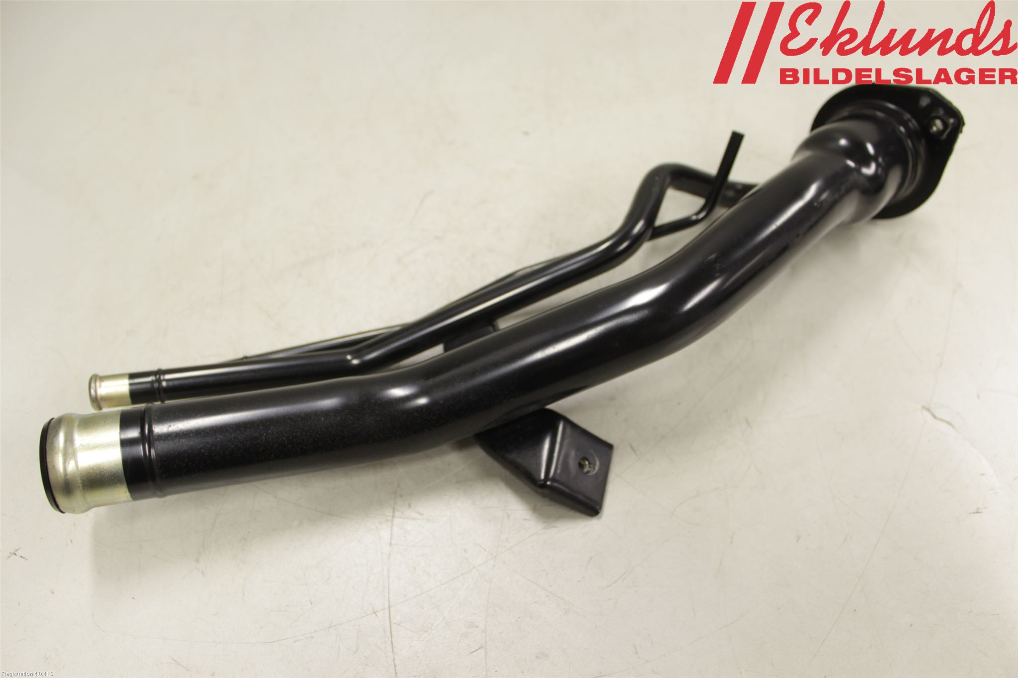 Mitsubishi L200 16-23 Bränslepåfyllnrör-Slang