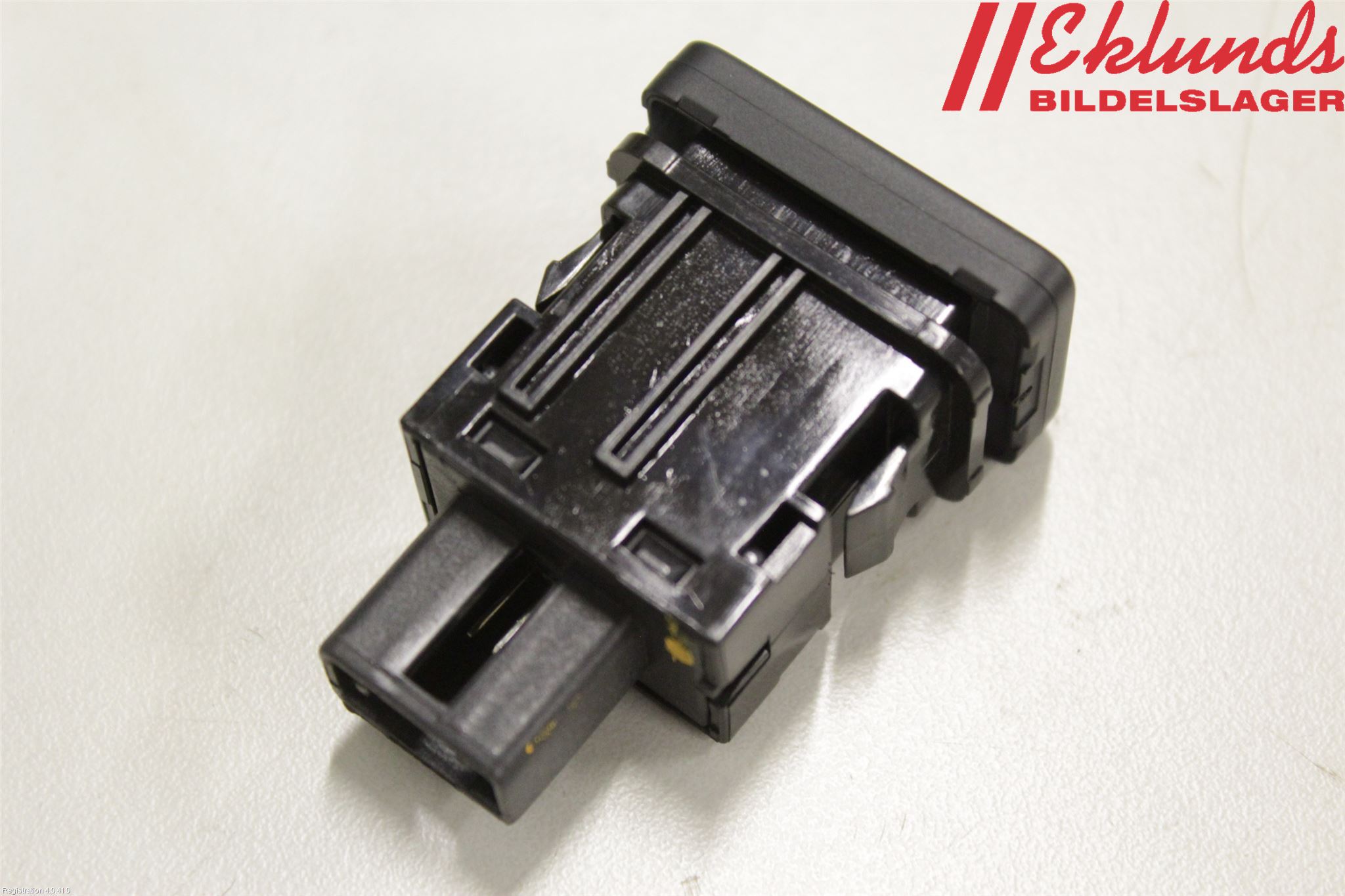 Mitsubishi L200 16-23 Strömställare Övrigt