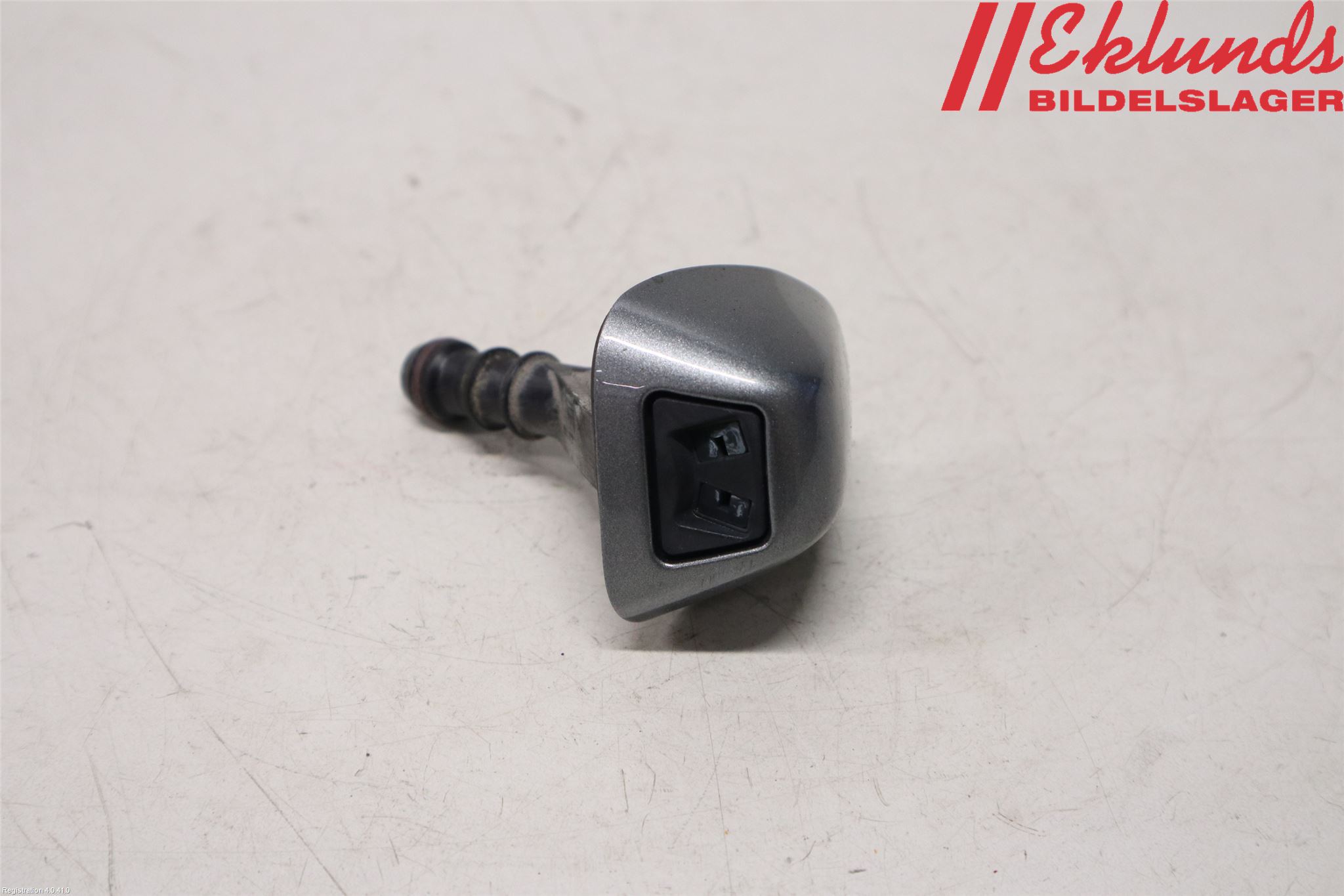 BMW 1 E87/81 5D/3D 03-11 Spolarmunstycke Strålkastare