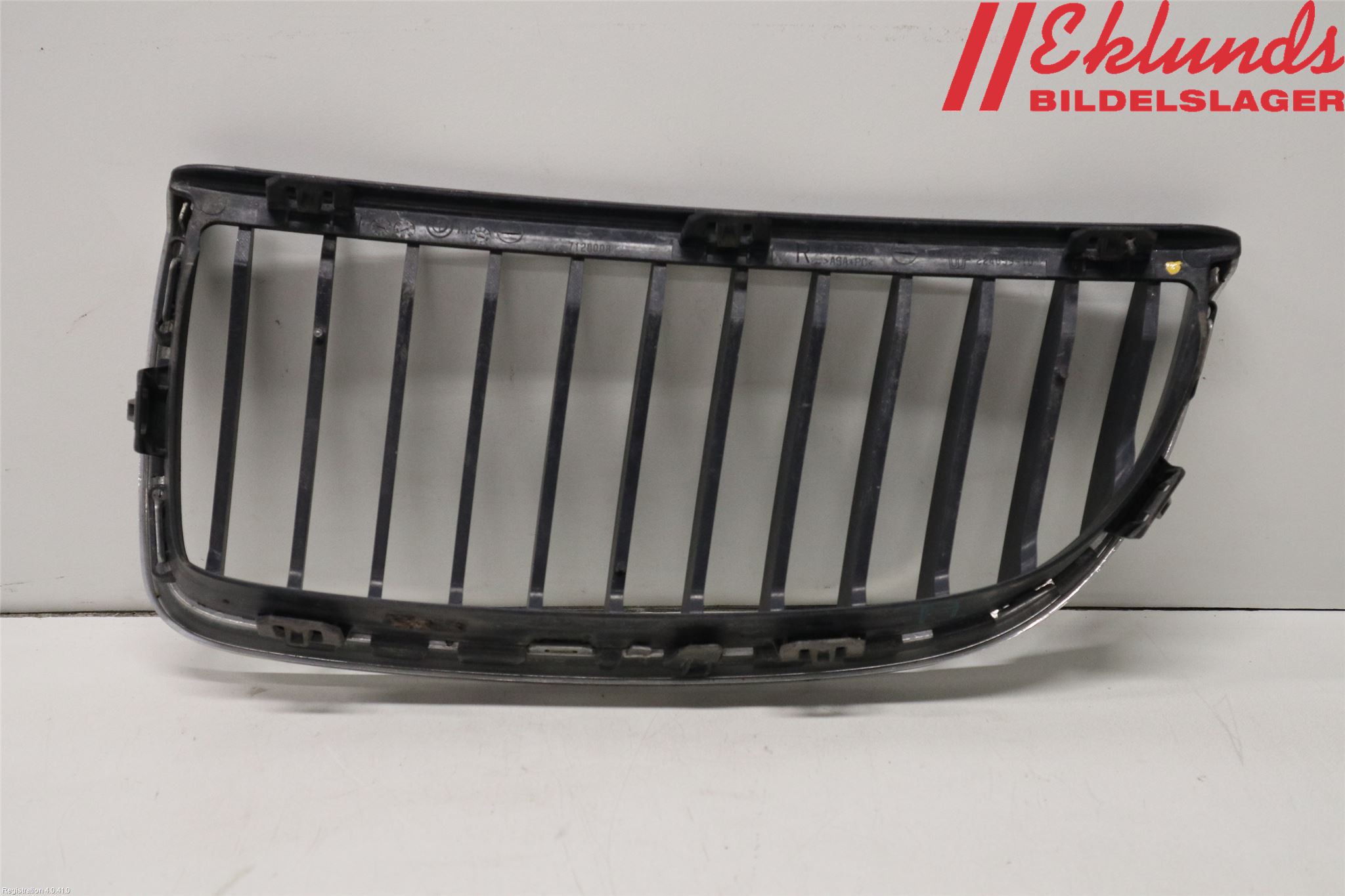 BMW 3 E90/91 SED/TOU 05-12 Grilldel Höger