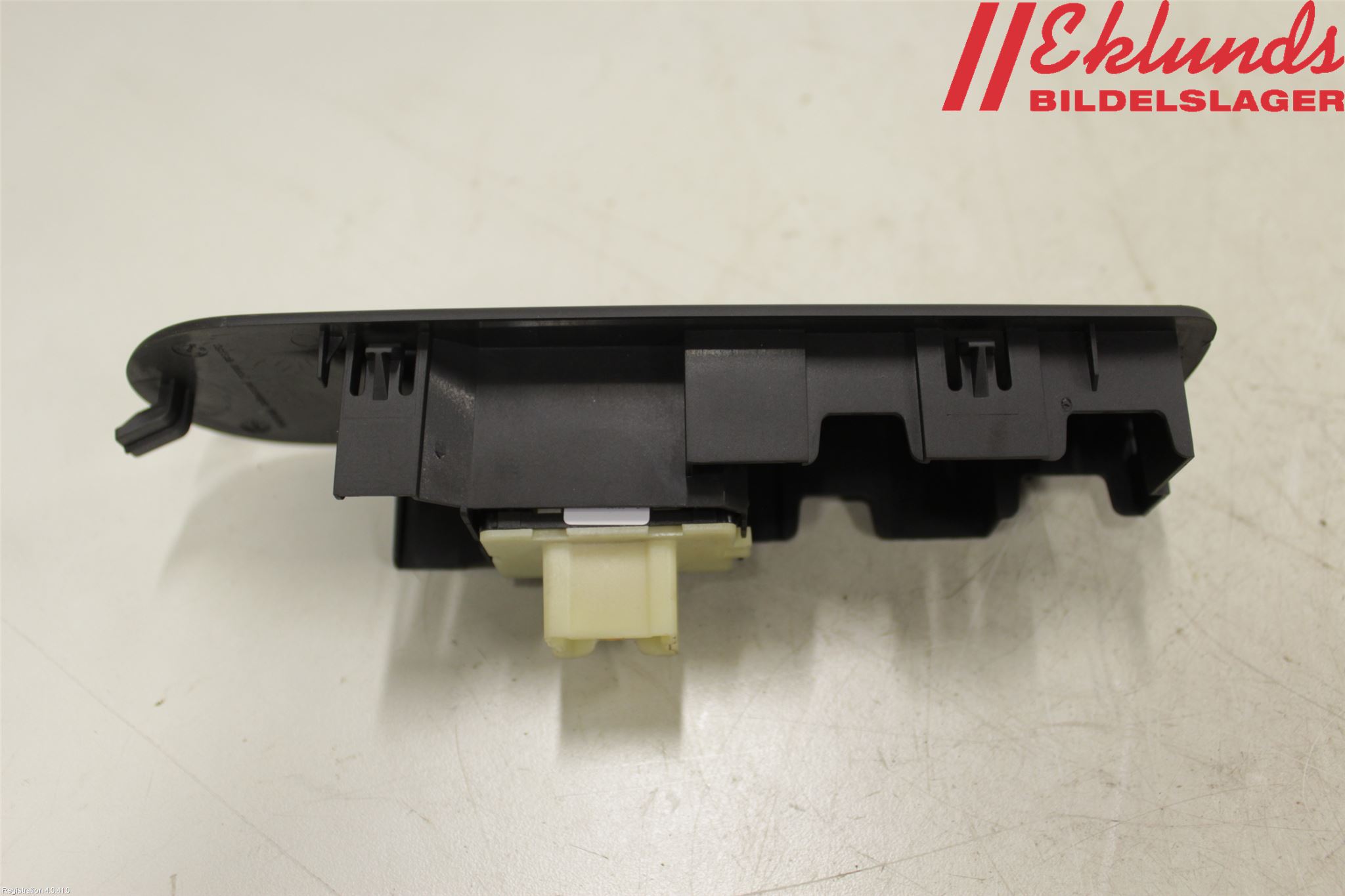 Renault CLIO IV 12-16 Strömställare Elhiss