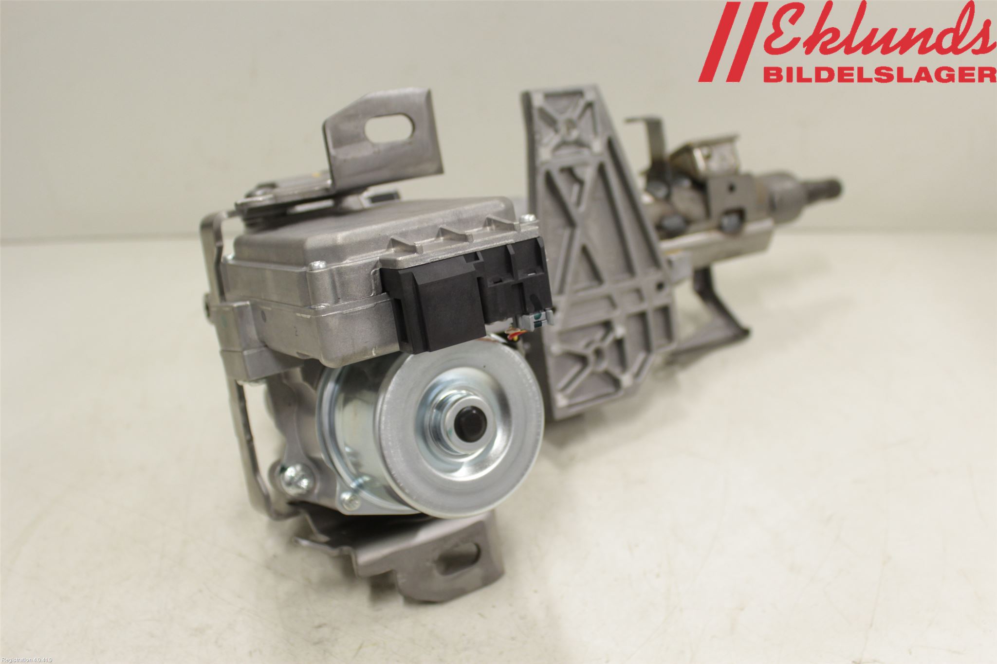 Renault CLIO IV 12-16 Rattaxelagg Med Inb Servo
