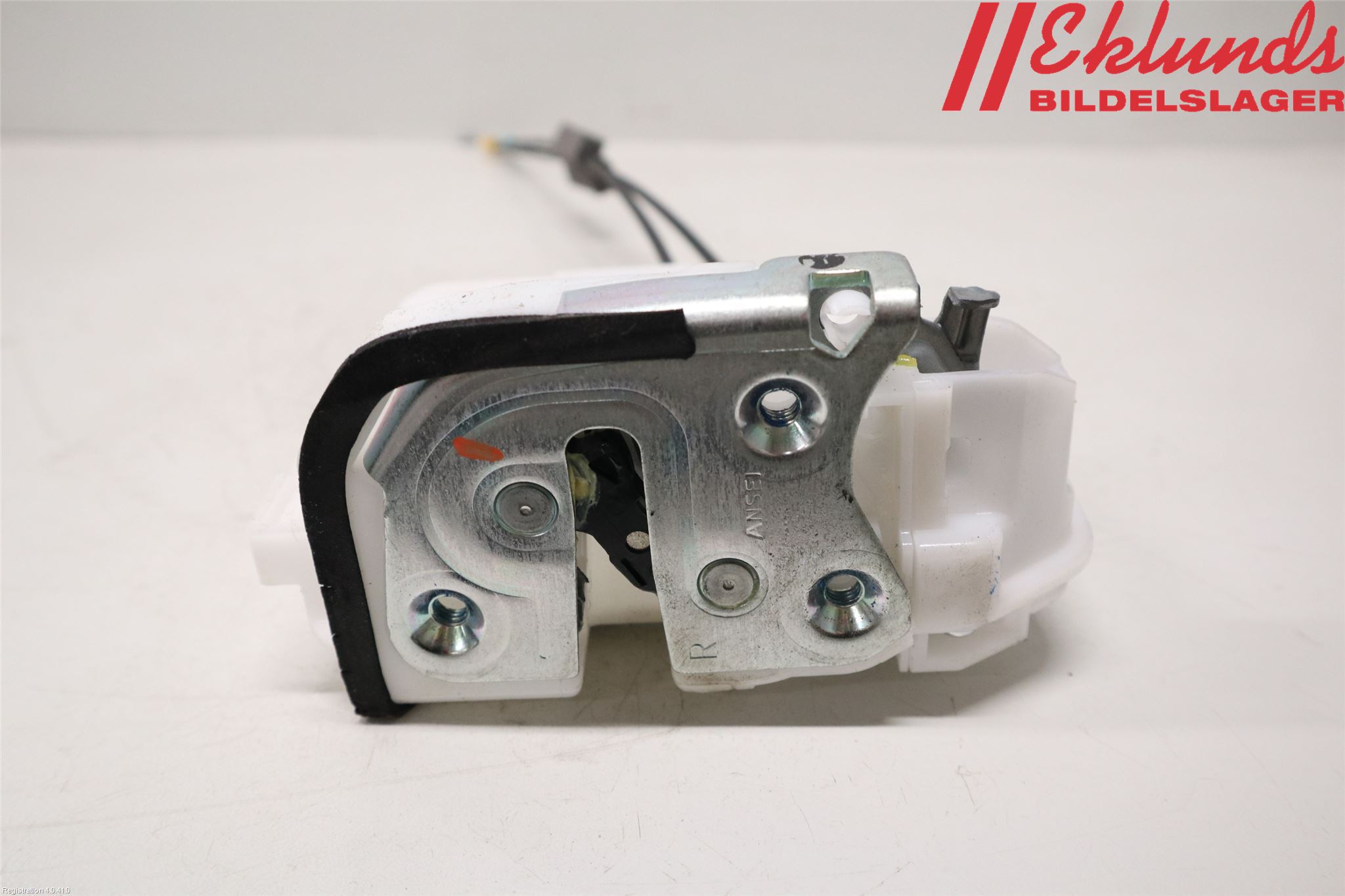 Mitsubishi L200 16-23 Låskista-Dörrlås