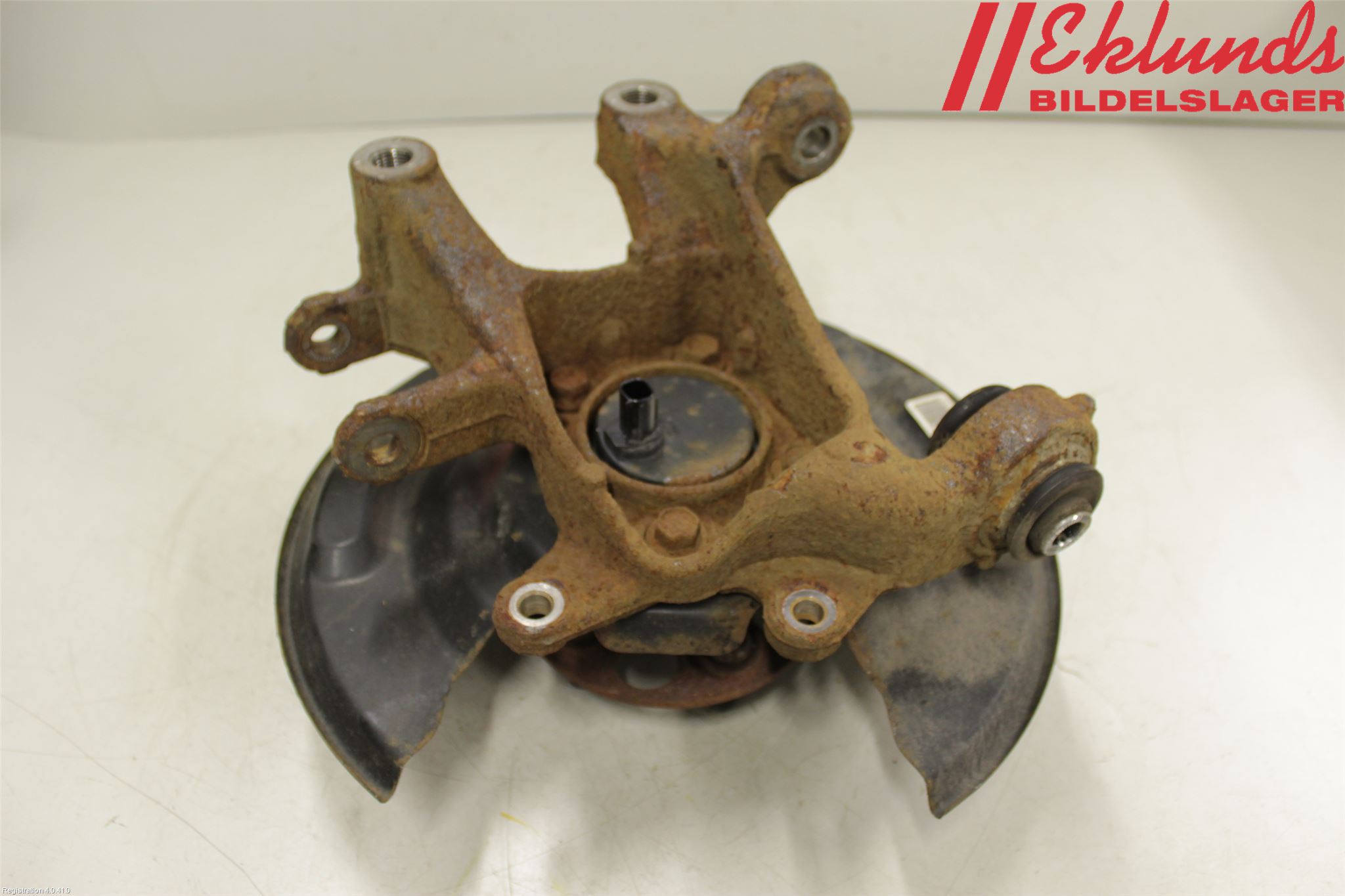 Lexus CT 200h Hjullagerhus-Spindel Vä B