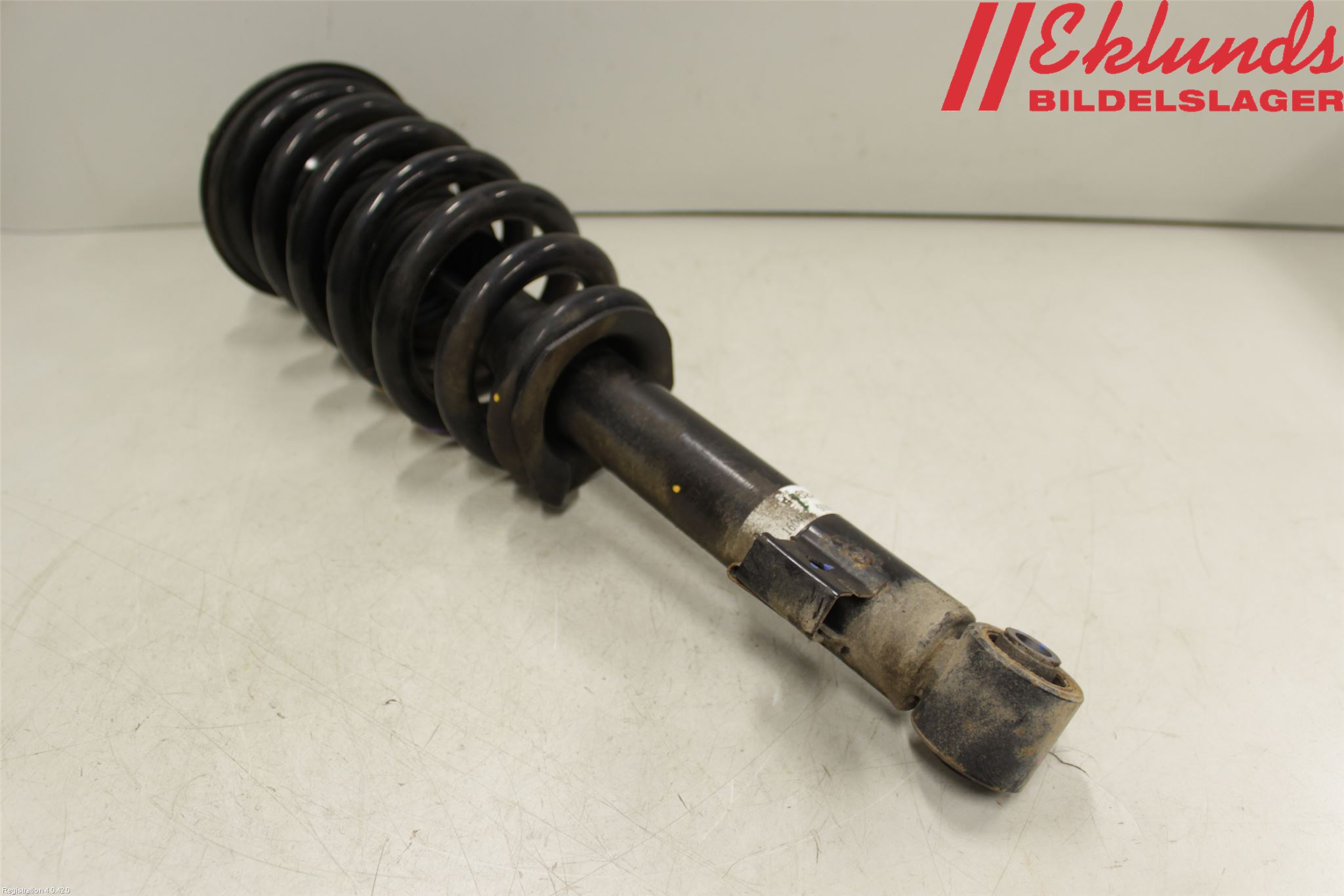 Mitsubishi L200 16-23 Fjäderben Fram Höger