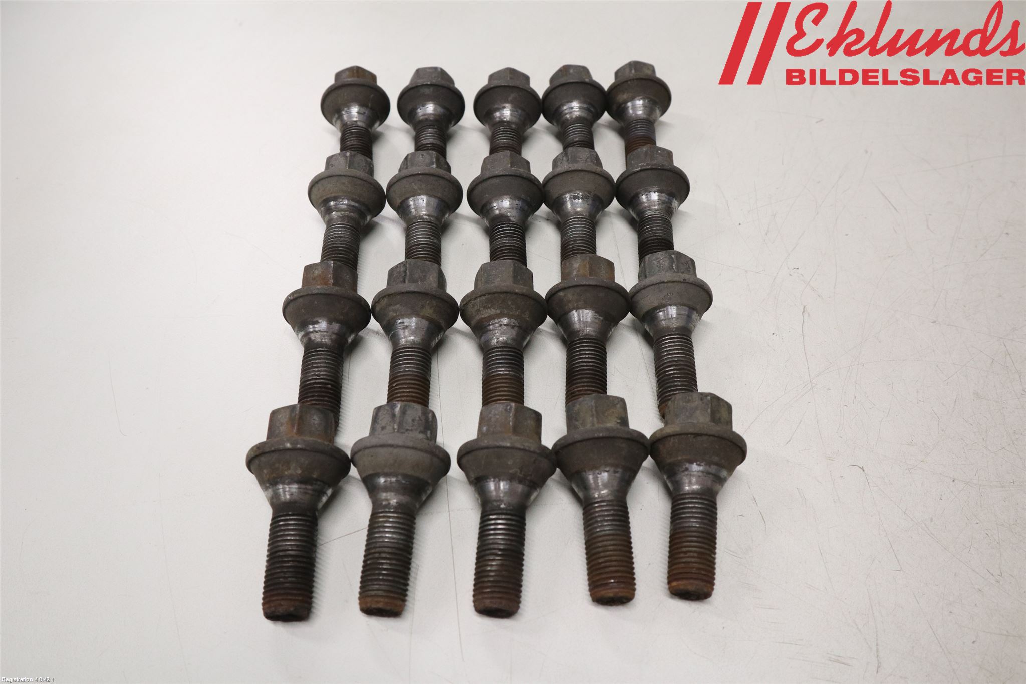 Opel MOVANO B 10-22 Hjulmutter-Bult-Sats