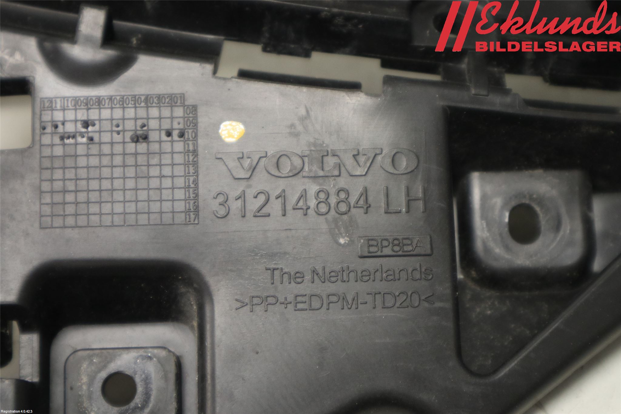 Volvo C30 10-13 Stötfångarfäste Fram Vä