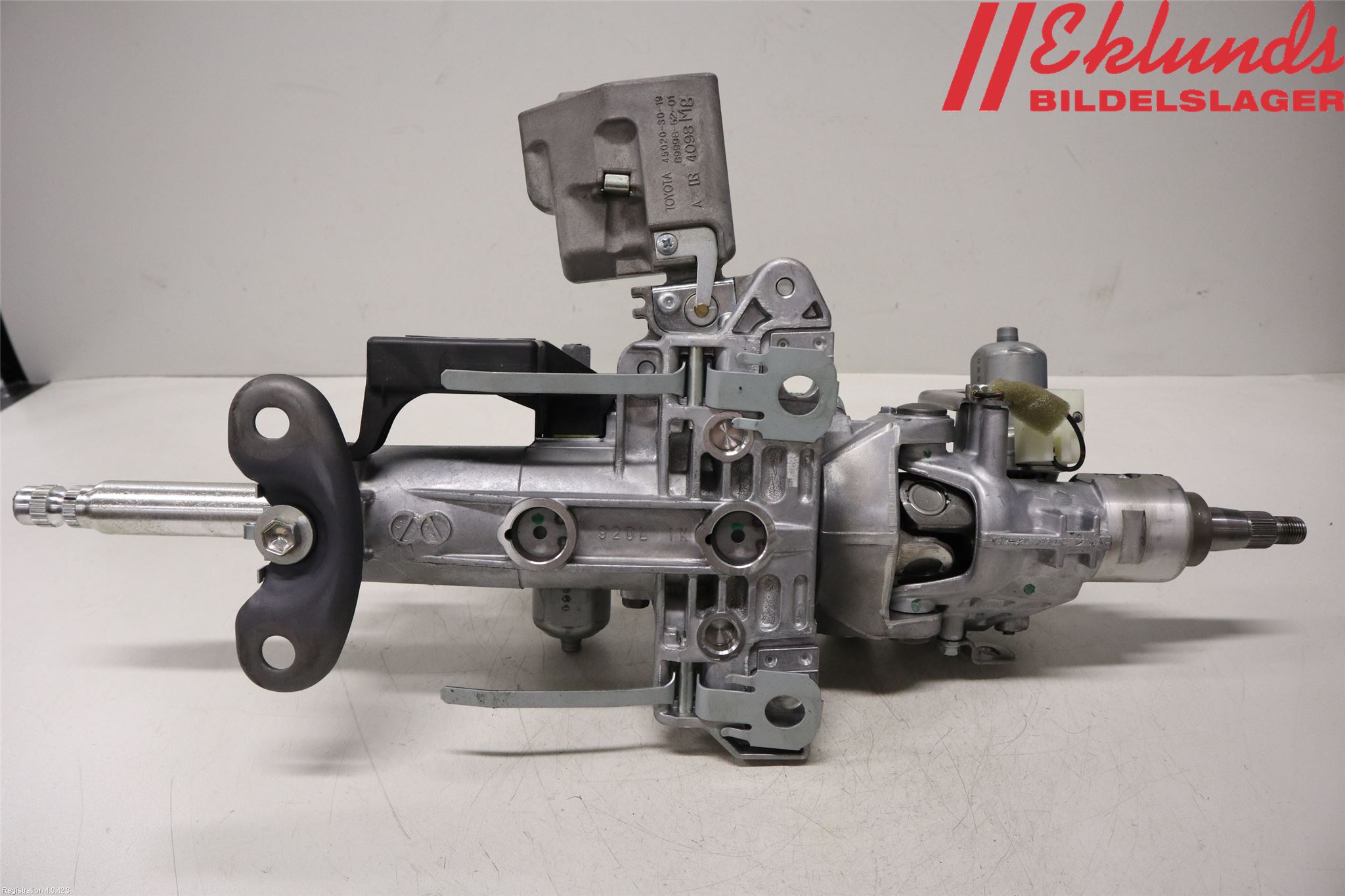 Lexus IS 250/350 14-20 Rattaxelagg Justerbart