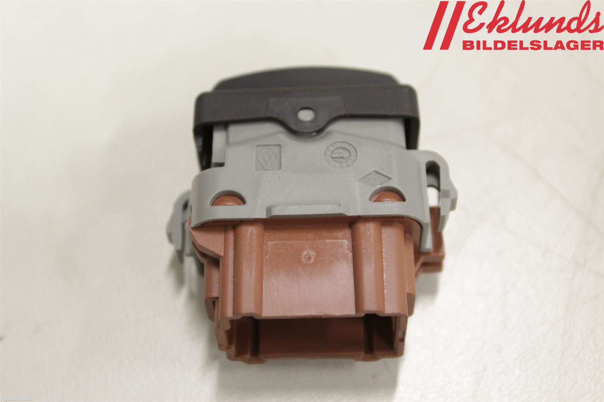 Renault KANGOO II 15-21 Strömställare Övrigt