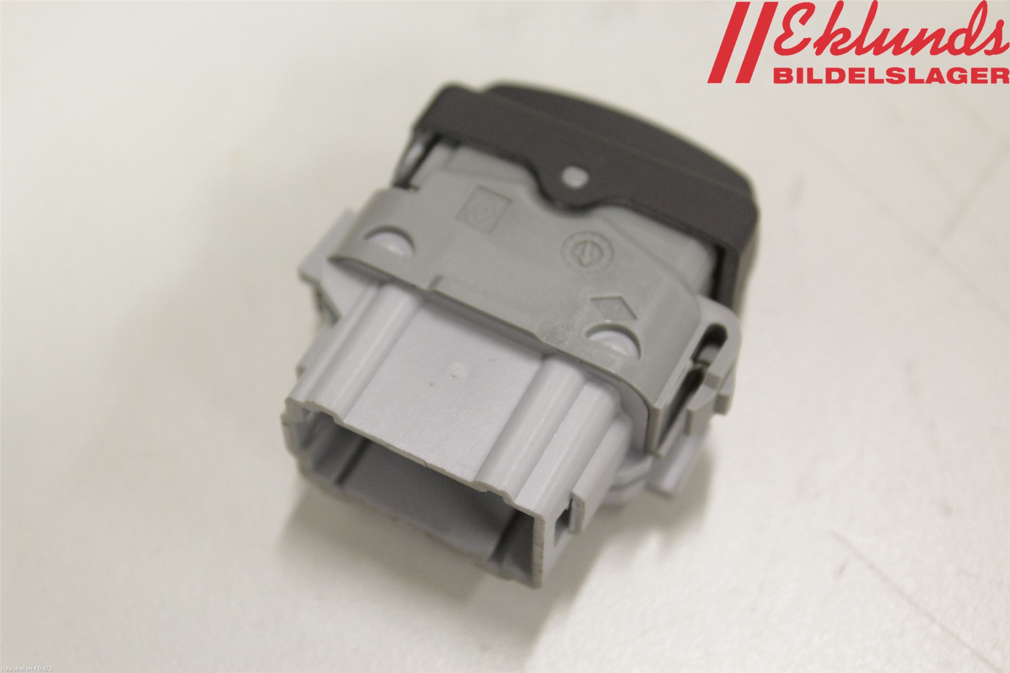 Renault KANGOO II 15-21 Strömställare Övrigt