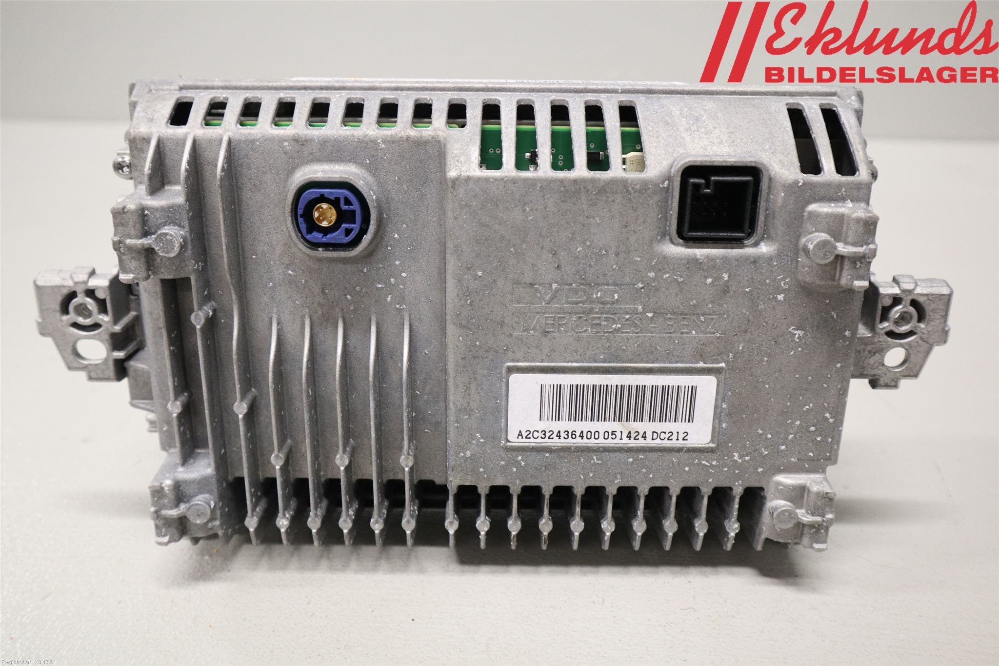 Mercedes-Benz MB E-KLASS (W212) 09-16 Bildskärm