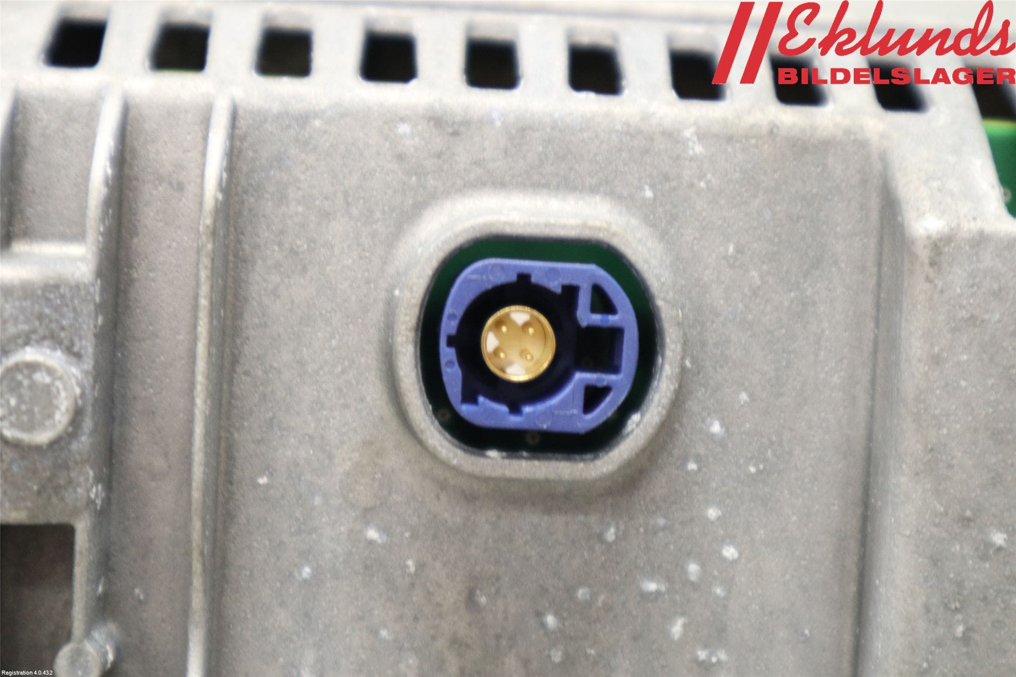 Mercedes-Benz MB E-KLASS (W212) 09-16 Bildskärm