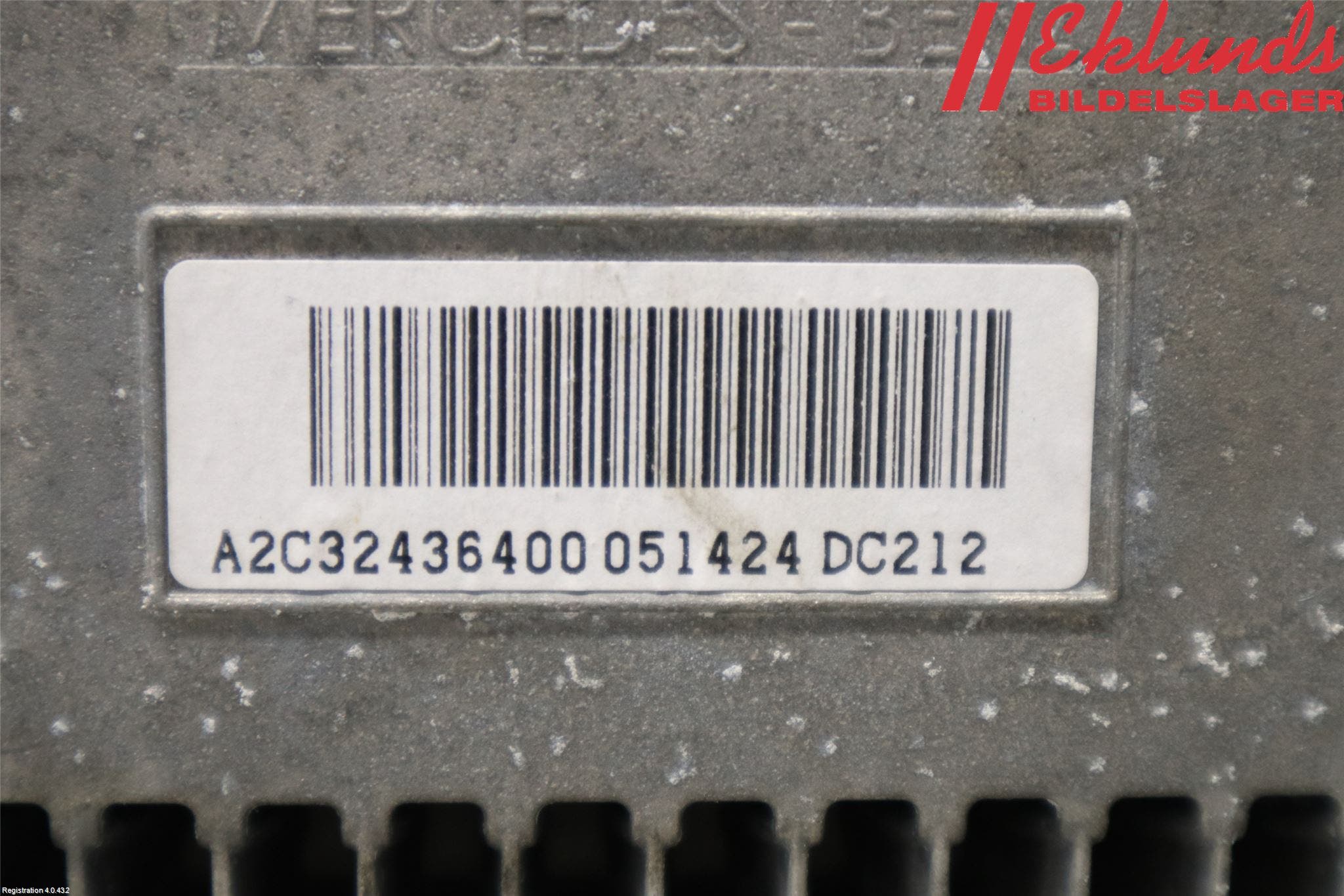 Mercedes-Benz MB E-KLASS (W212) 09-16 Bildskärm