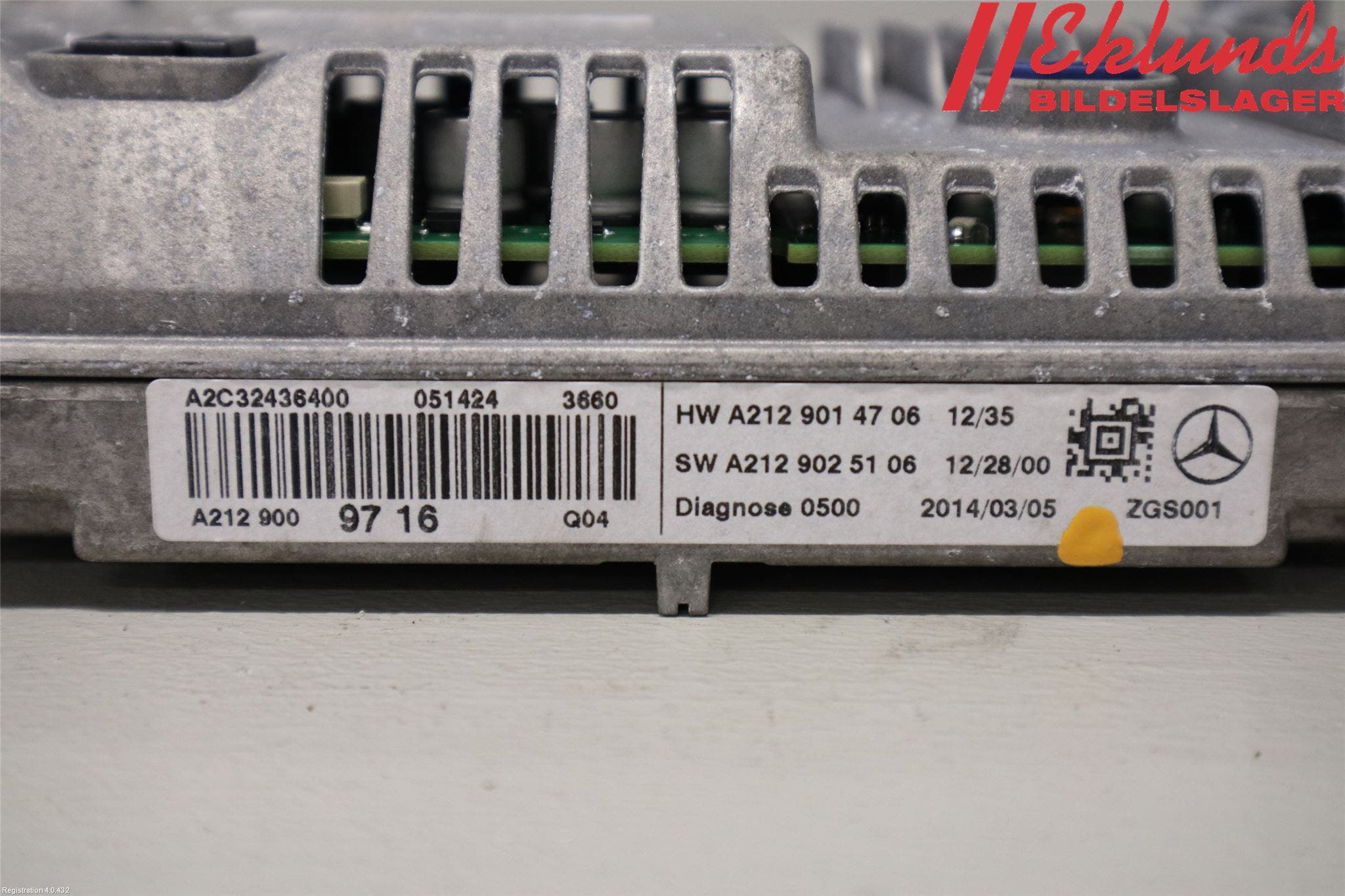 Mercedes-Benz MB E-KLASS (W212) 09-16 Bildskärm