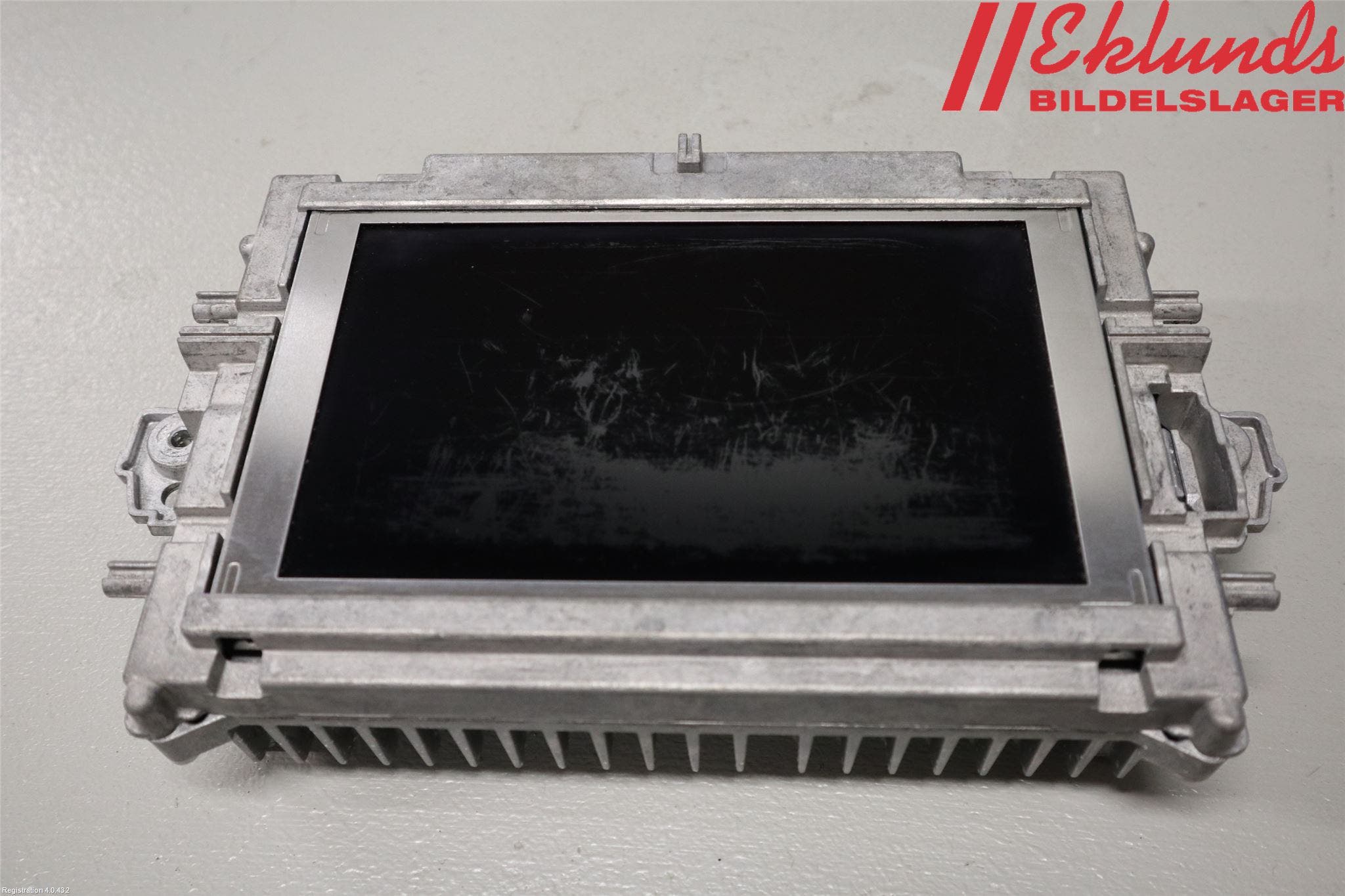 Mercedes-Benz MB E-KLASS (W212) 09-16 Bildskärm