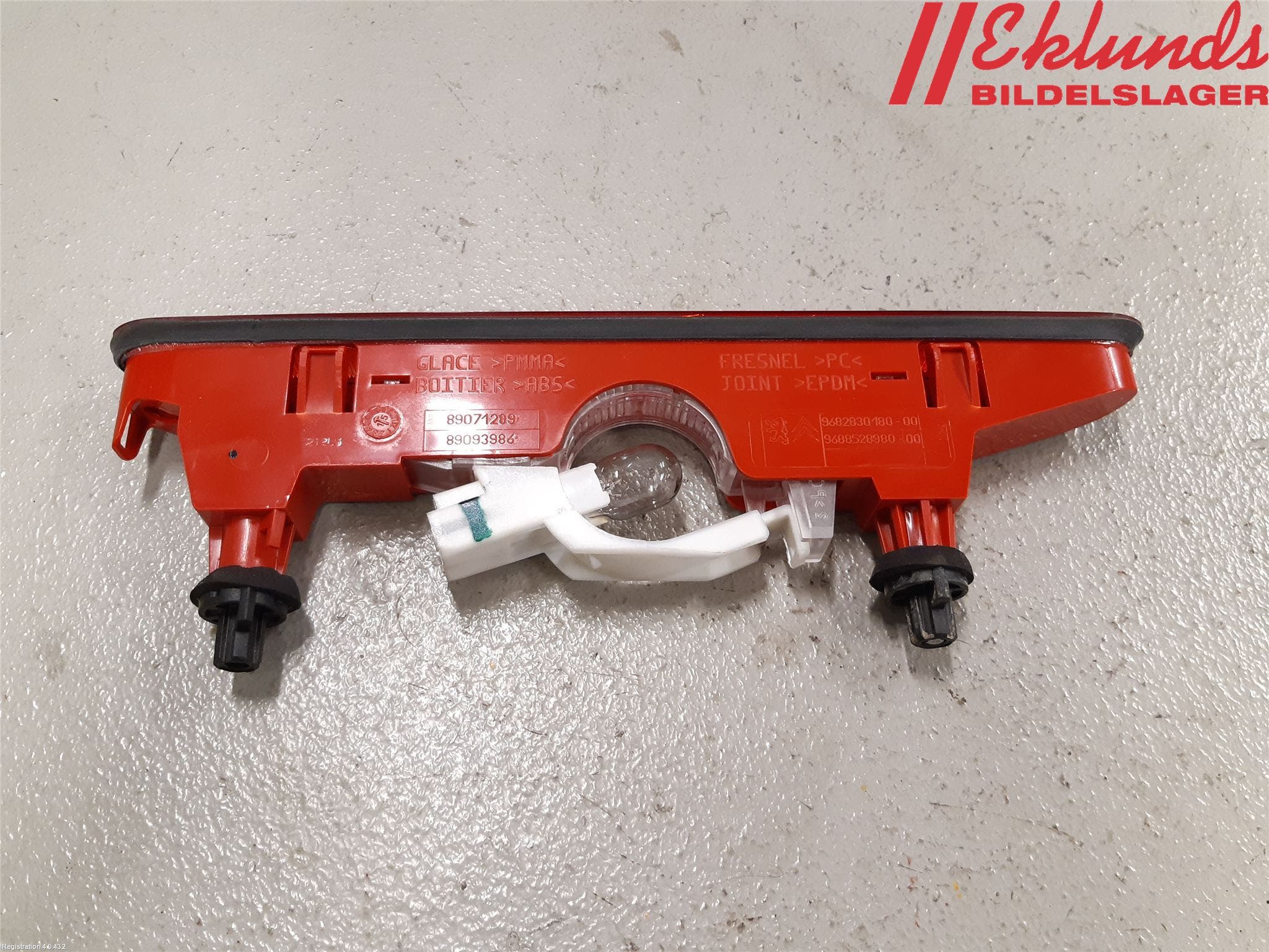 Peugeot PARTNER 16-18 Bromsljus Bakruta