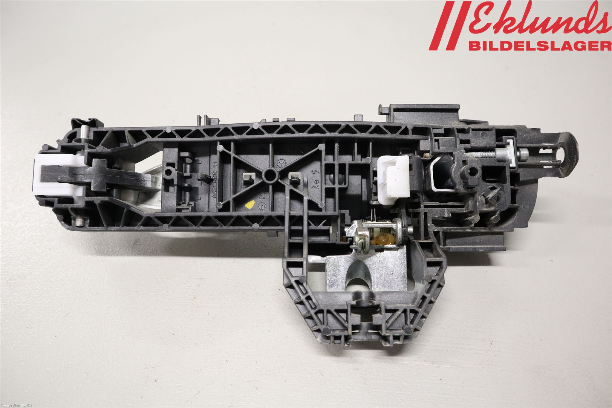 Mercedes-Benz MB E-KLASS (W212) 09-16 Dörrhandtag Yttre Hö