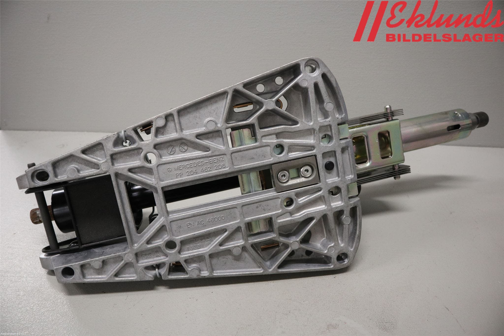 Mercedes-Benz MB E-KLASS (W212) 09-16 Rattaxelagg Justerbart