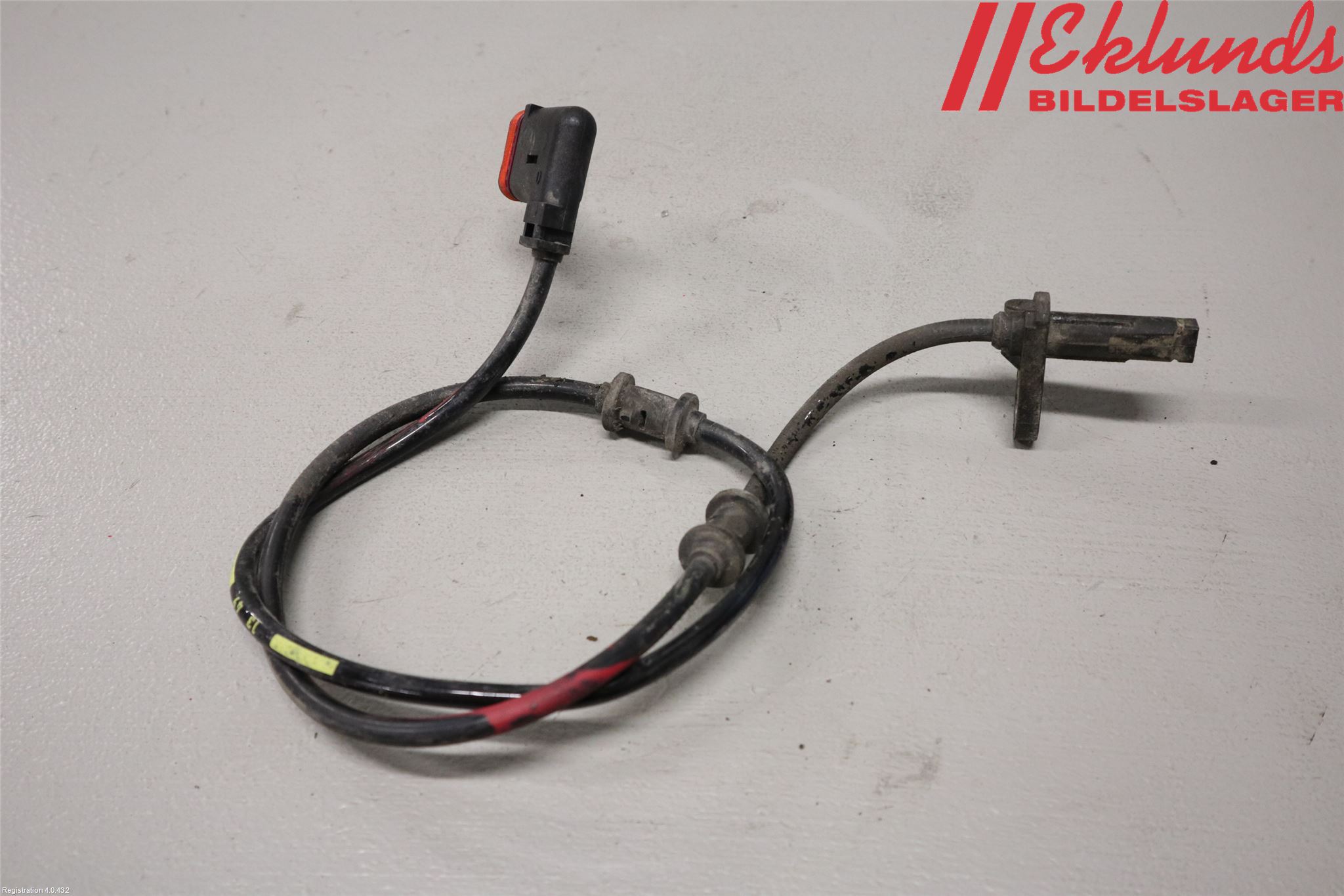 Mercedes-Benz MB E-KLASS (W212) 09-16 Abs Sensor