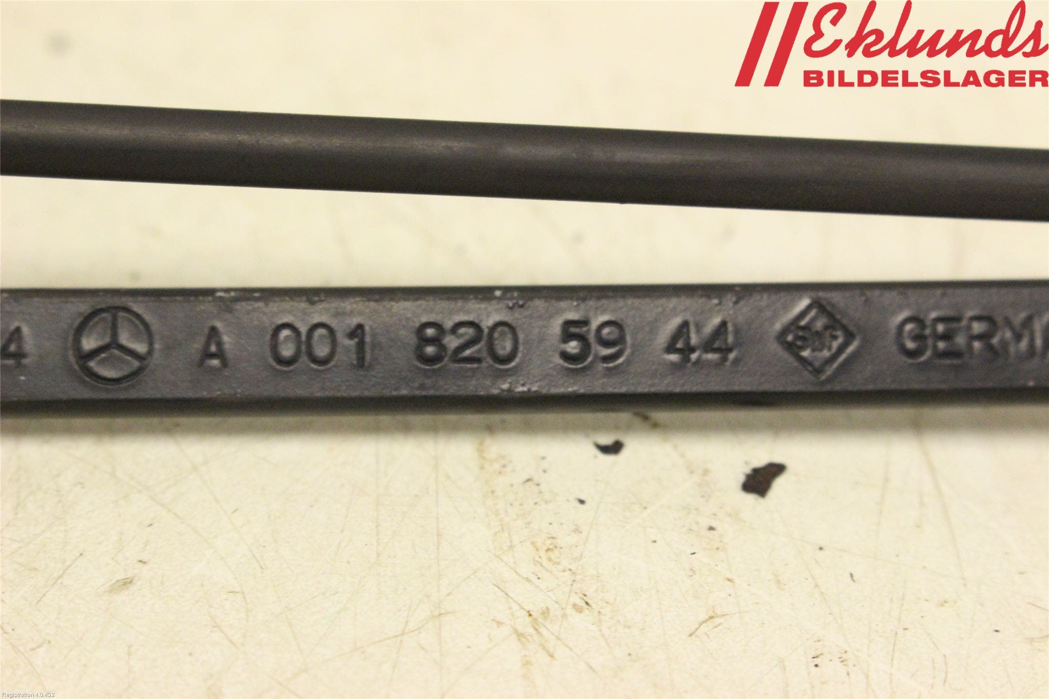 Mercedes-Benz MB SPRINTER (W906) 06-18 Torkararm Armar Vindruta