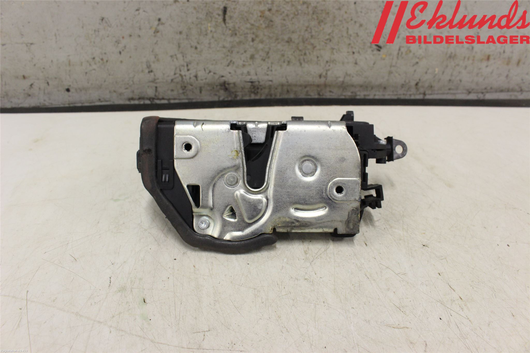 BMW 1 E87/81 5D/3D 03-11 Låskista-Dörrlås