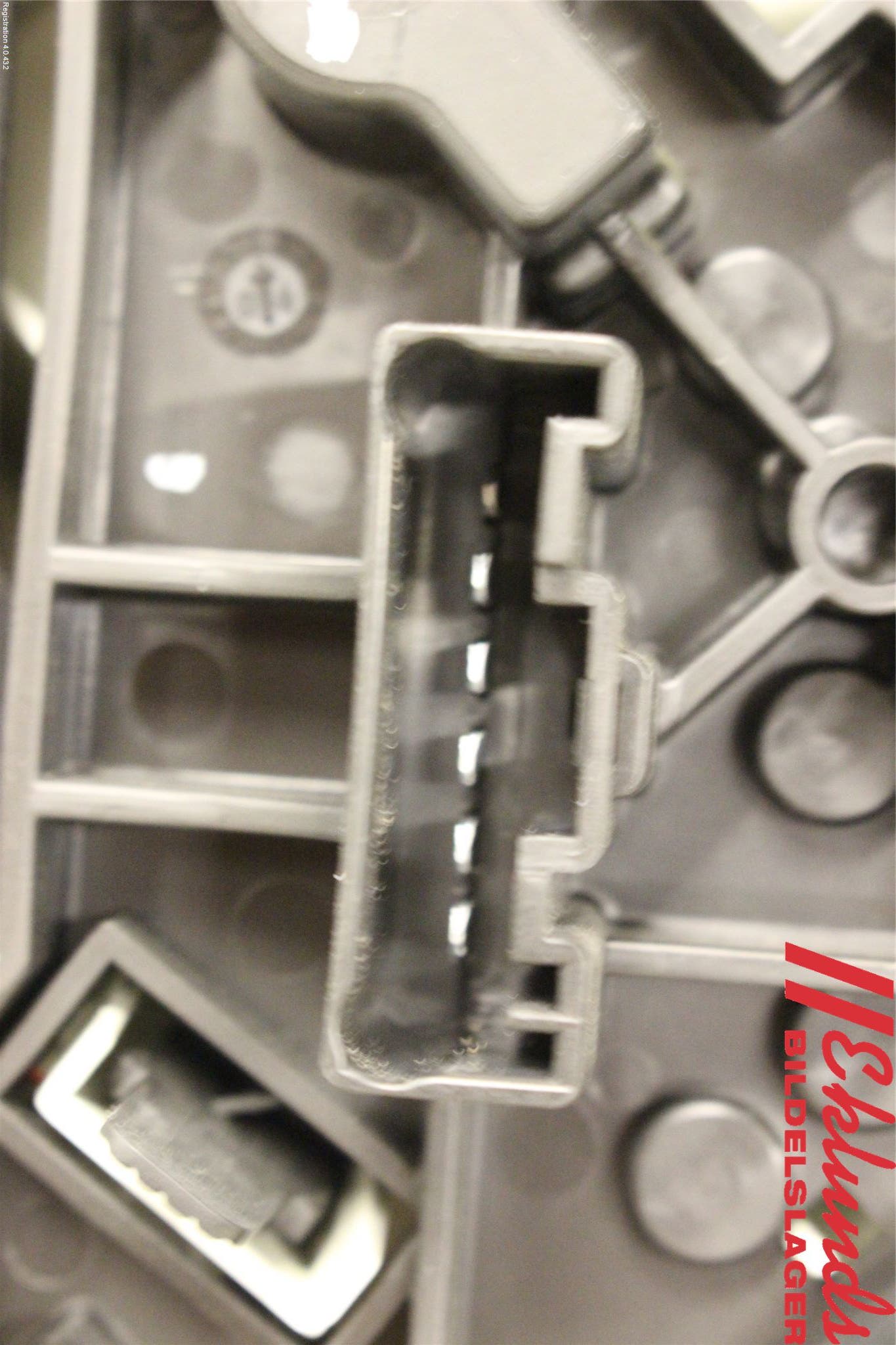 BMW 1 E87/81 5D/3D 03-11 Bakljus Vänster