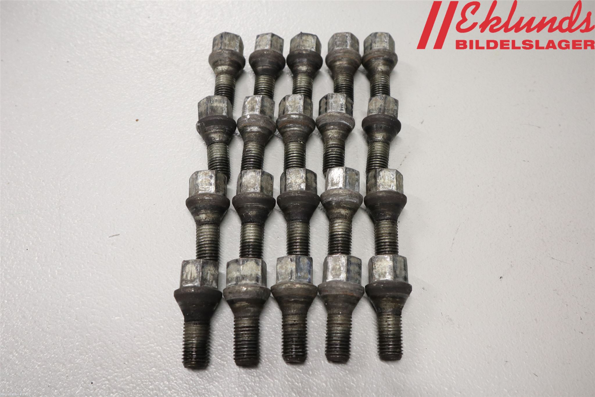 Opel MERIVA B 10-17 Hjulmutter-Bult-Sats