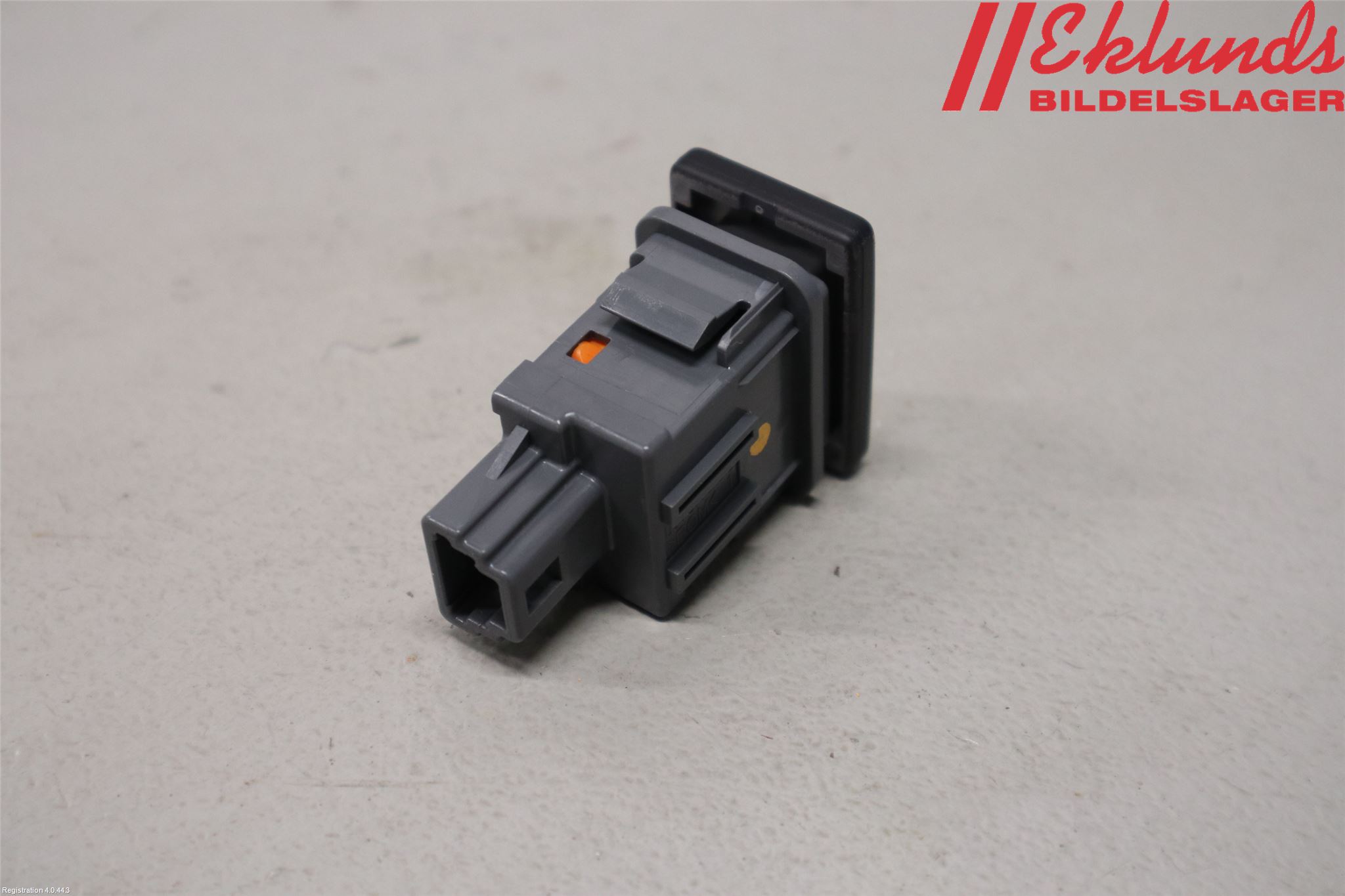 Lexus IS 250/350 14-20 Strömställare Baklucka