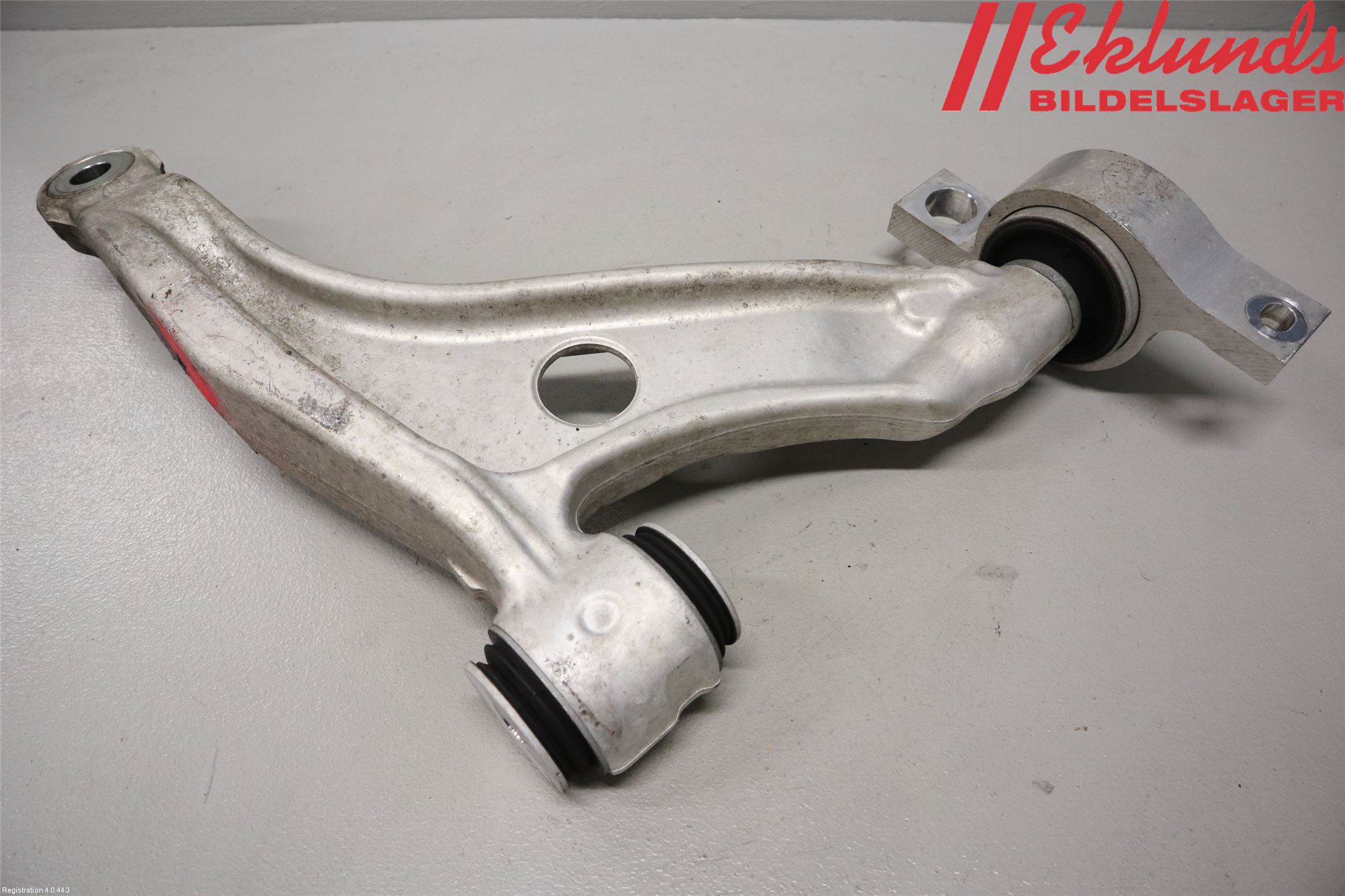 Lexus IS 250/350 14-20 Bärarm Fram Undre Vä