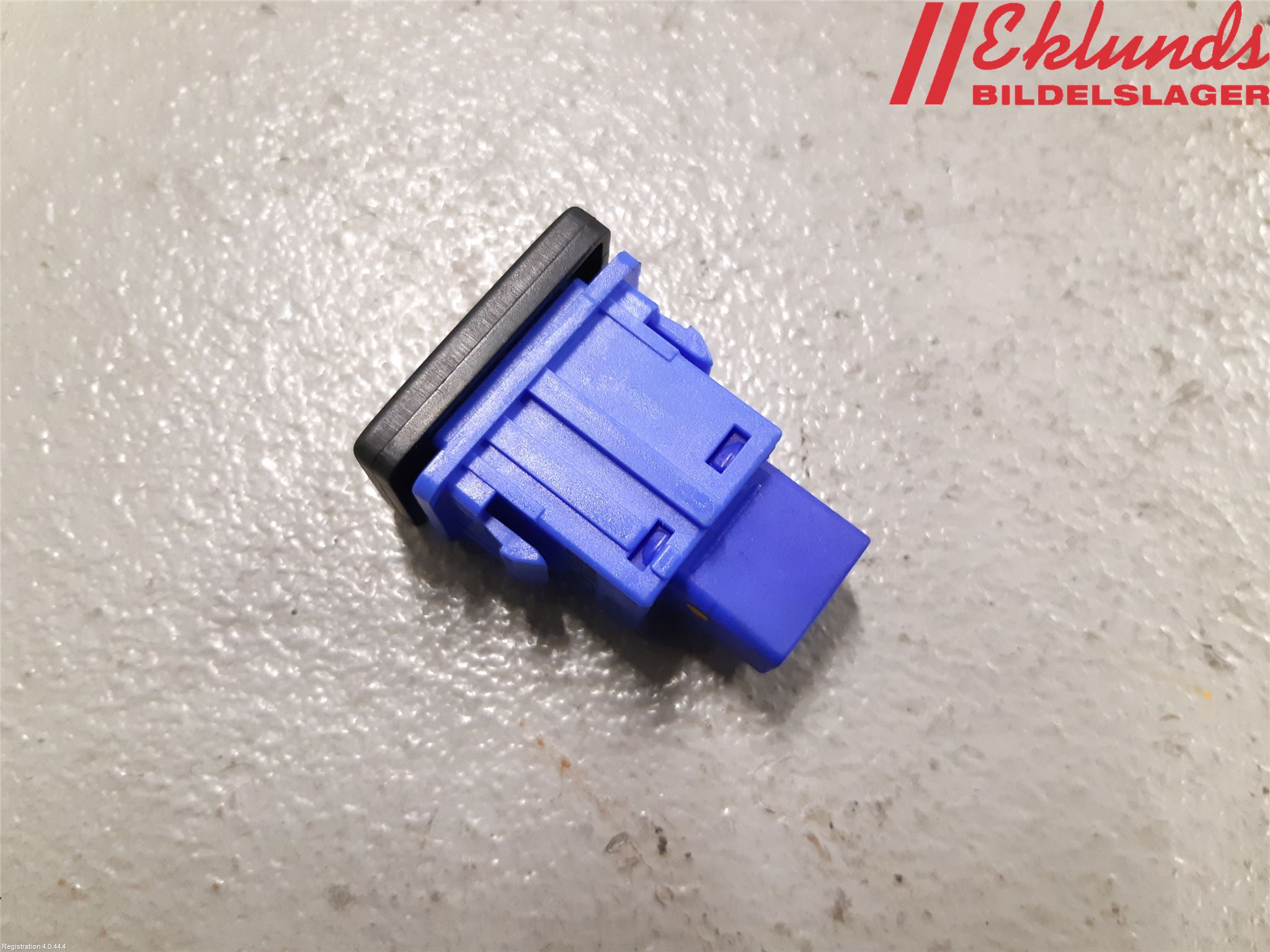 Toyota VERSO 09-18 Strömställare Övrigt