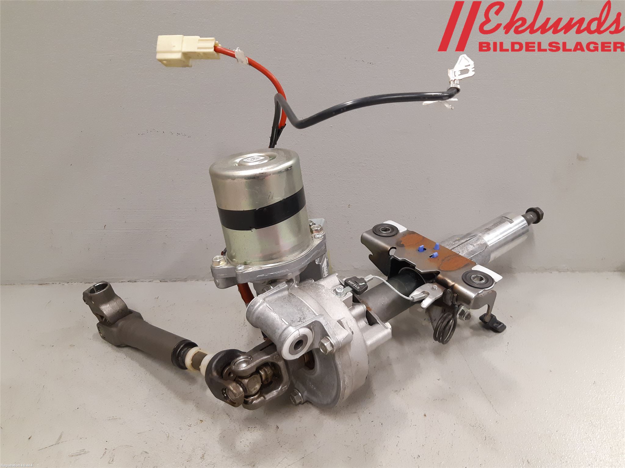 Toyota VERSO 09-18 Rattaxelagg Med Inb Servo