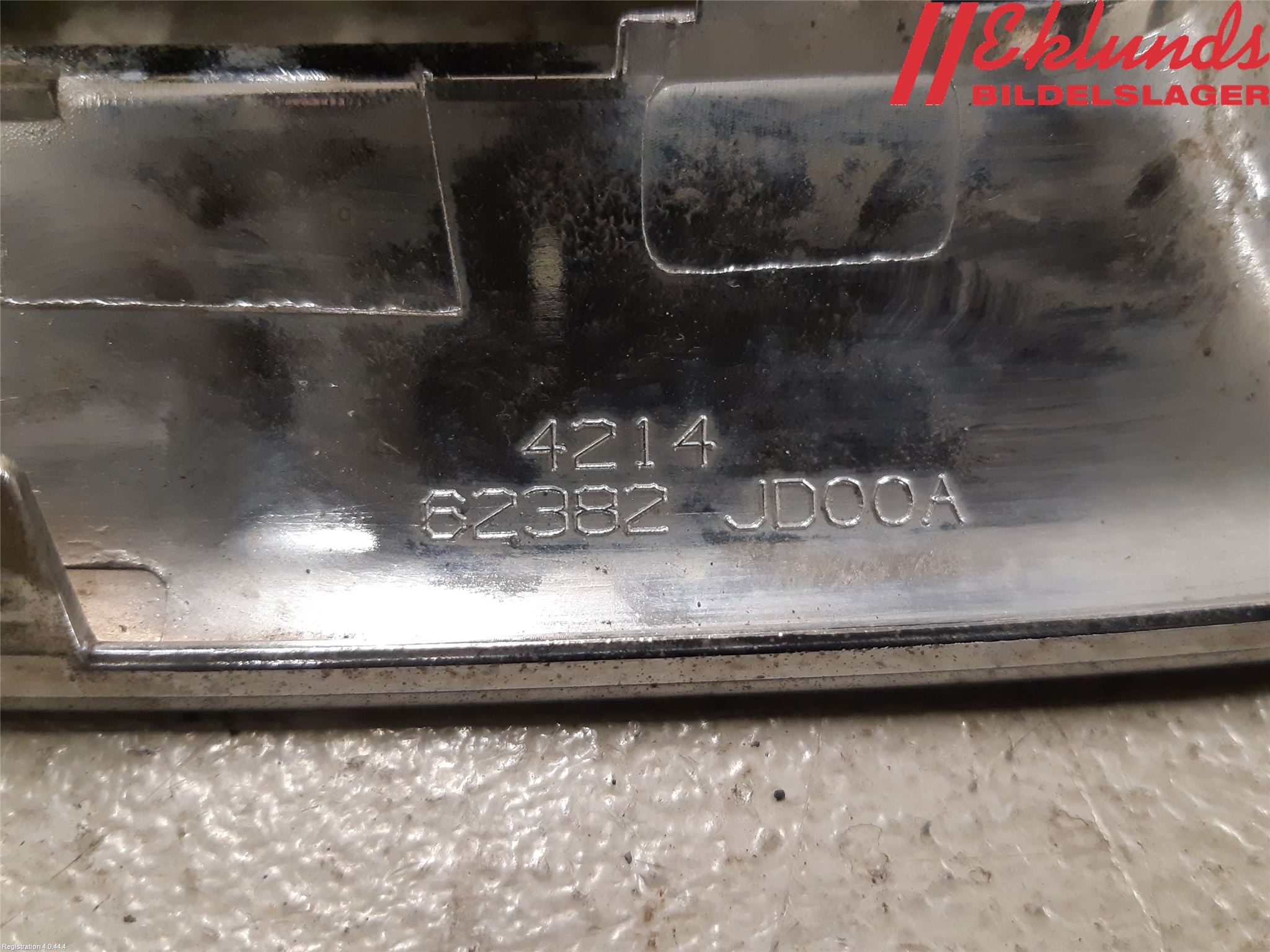 Nissan QASHQAI   07-10 Grilldel Mitt