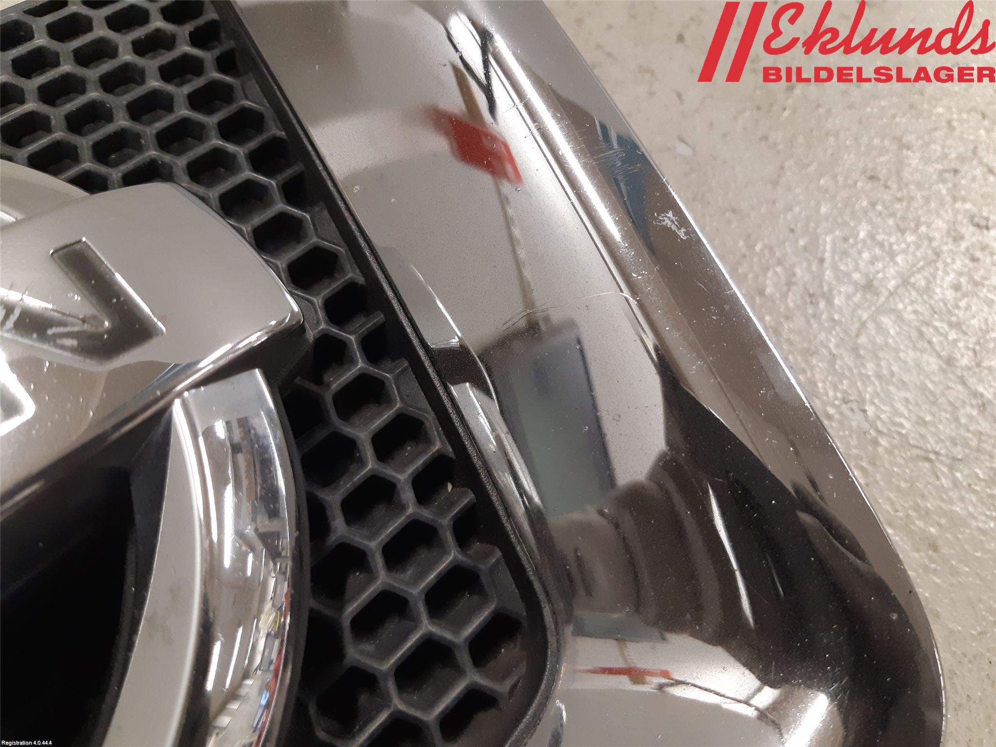 Nissan QASHQAI   07-10 Grilldel Mitt
