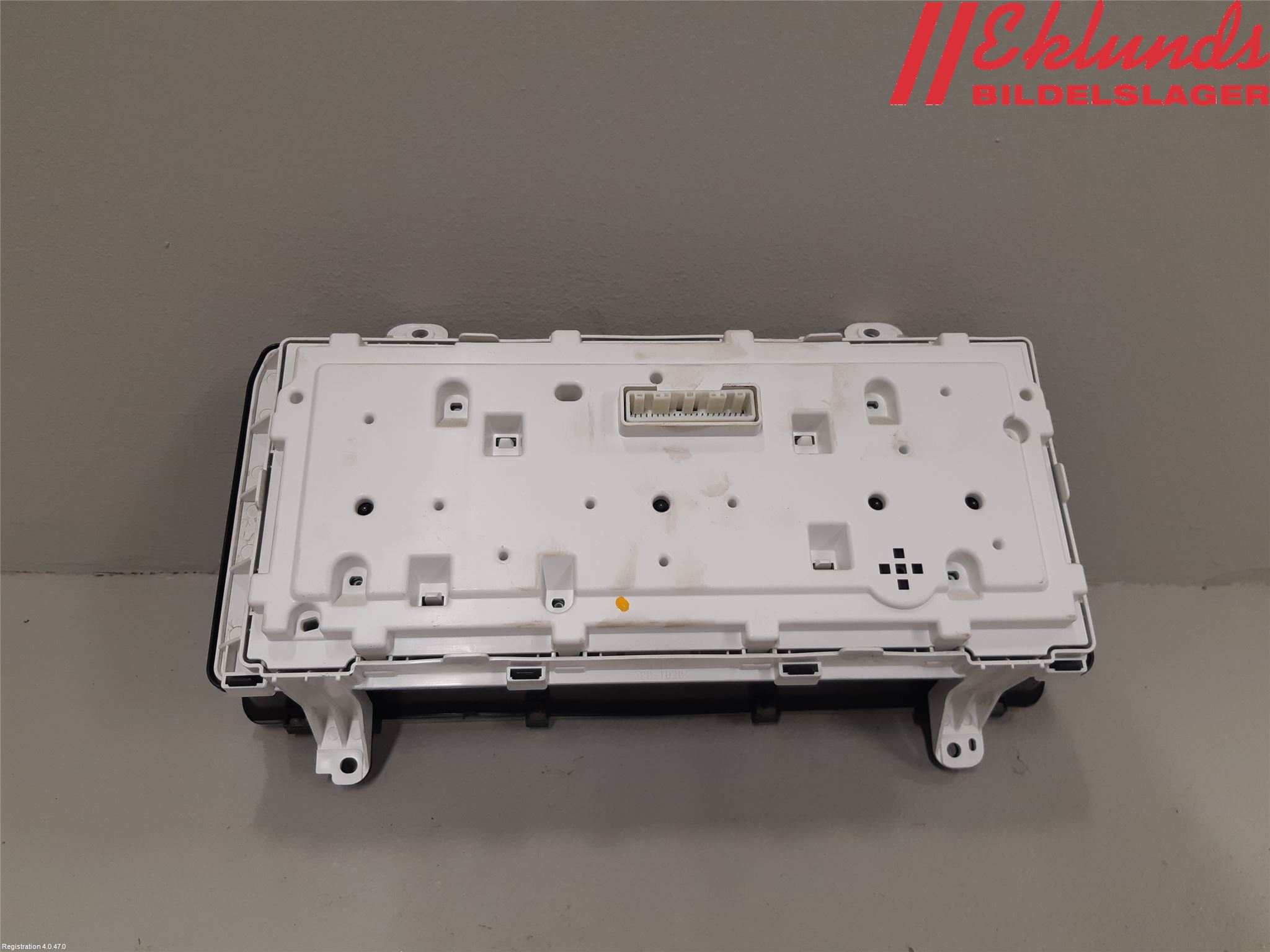 Toyota HI-ACE 06-12 Instrument Komb