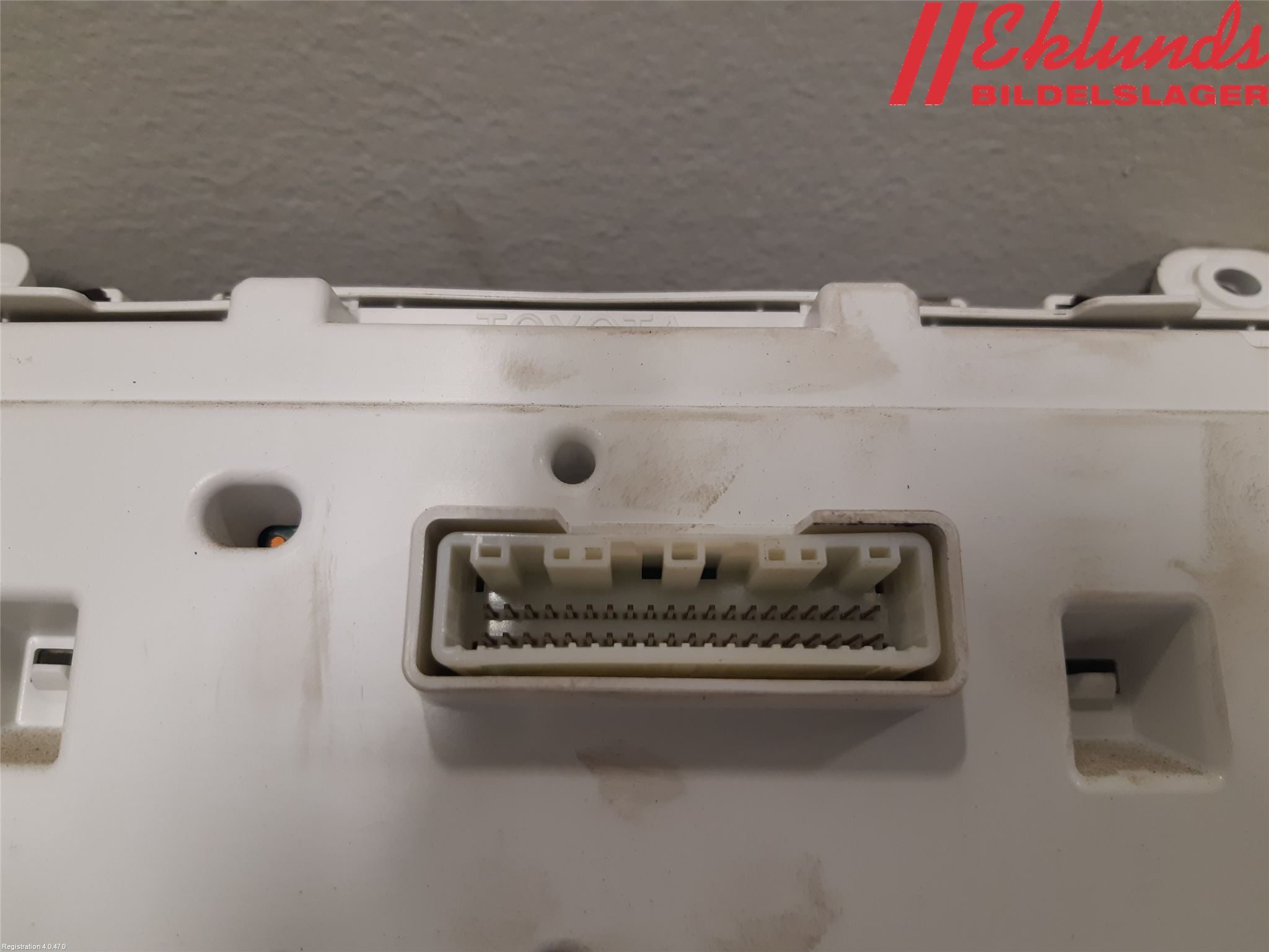 Toyota HI-ACE 06-12 Instrument Komb