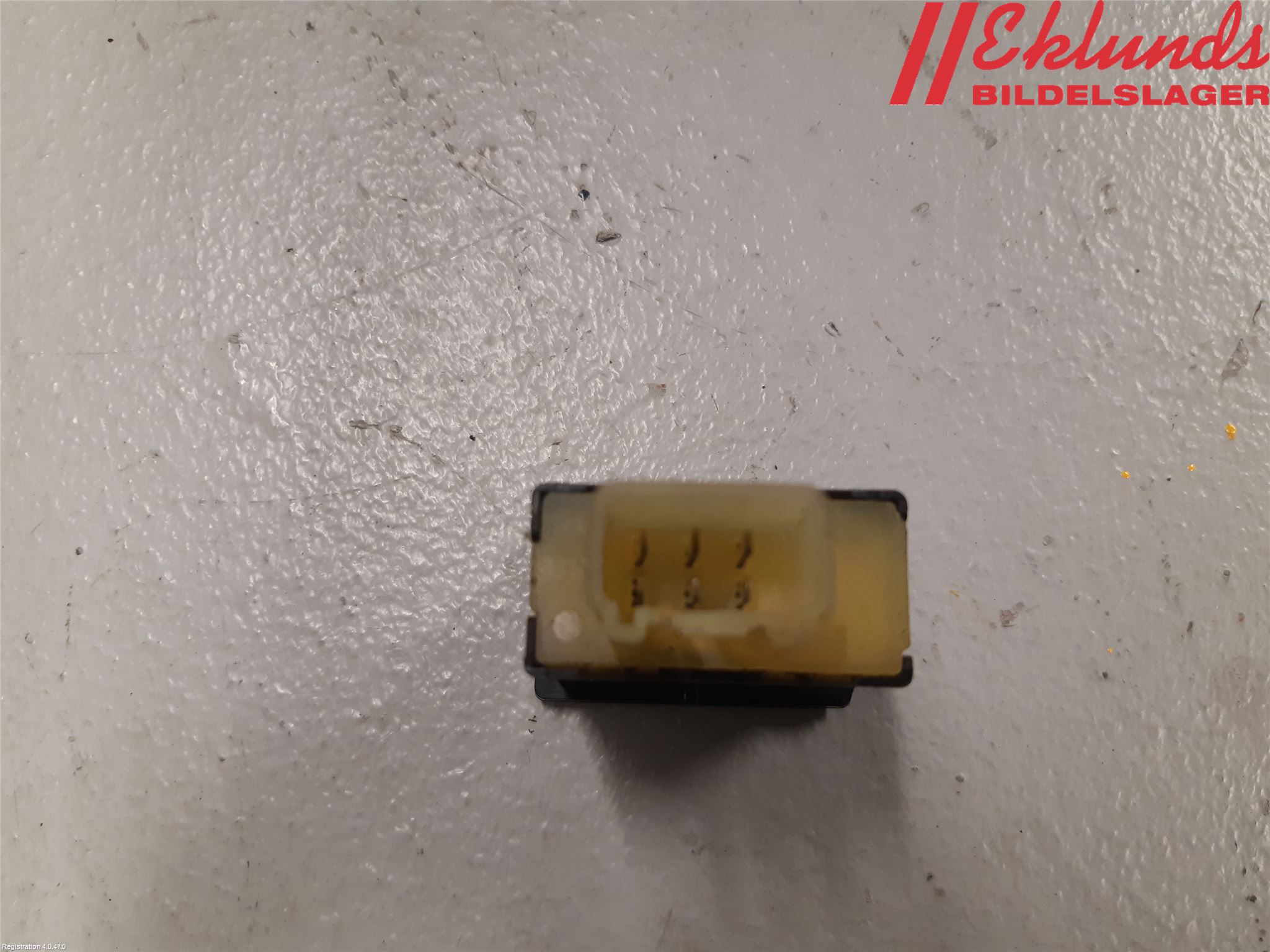 Toyota HI-ACE 06-12 Strömställare Stolvärme