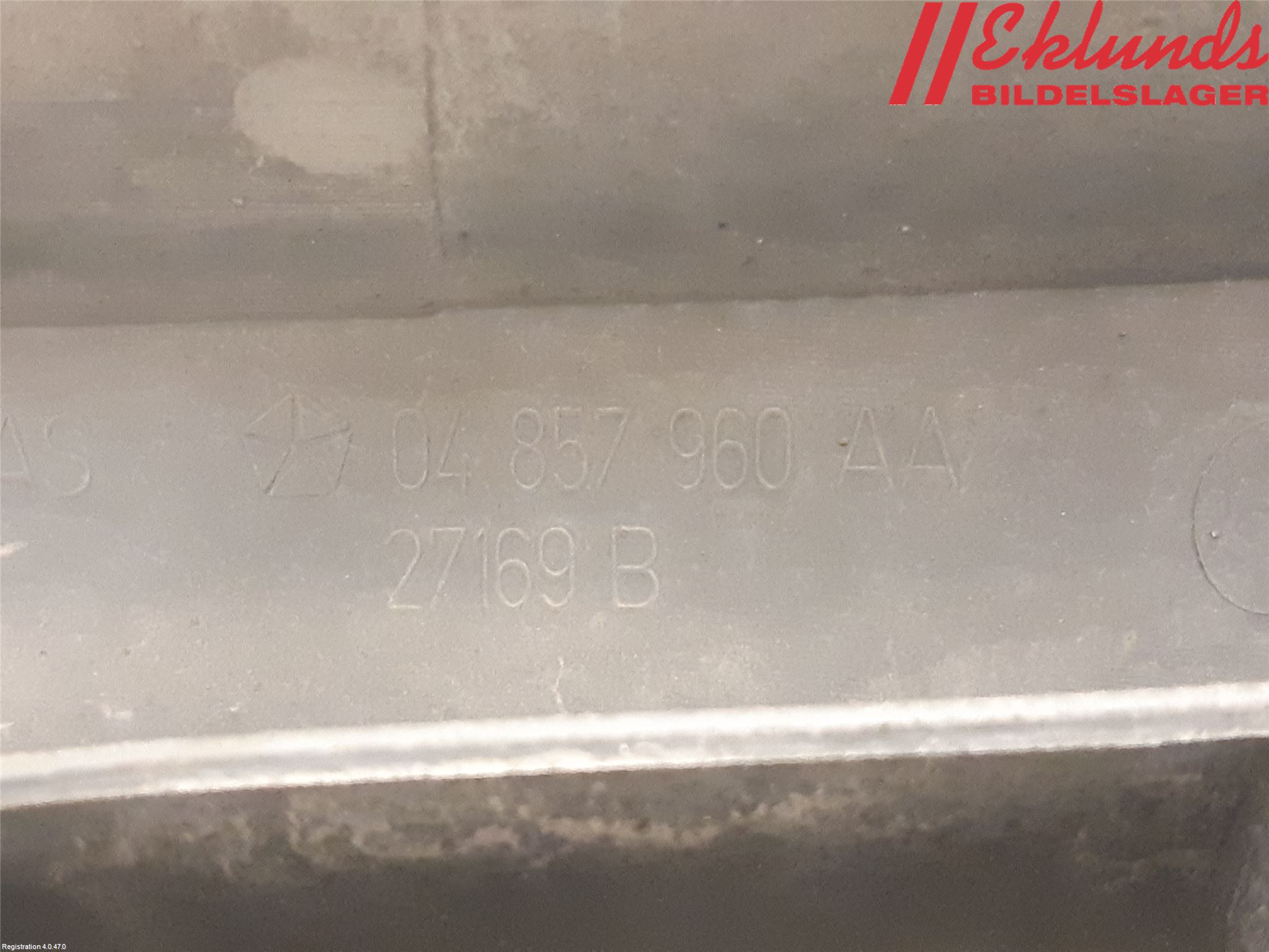 Chrysler CHR VOYAGER     04-07 Grill Komp