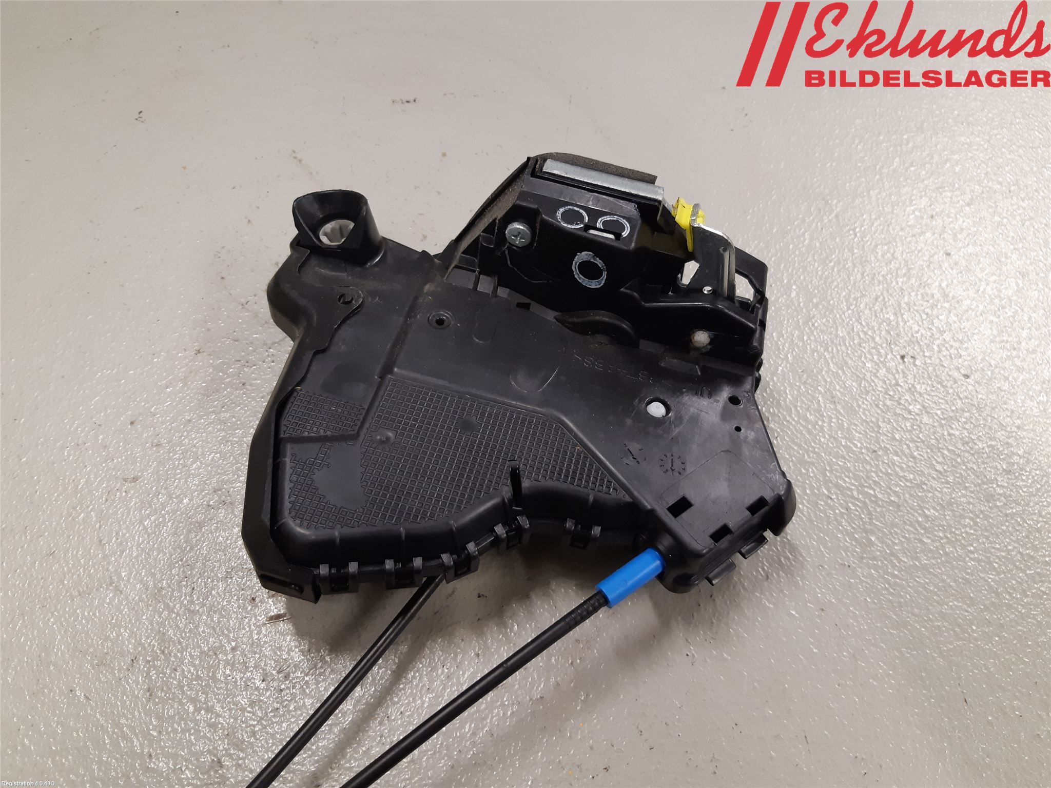 Toyota AURIS 13-19 Låskista-Dörrlås