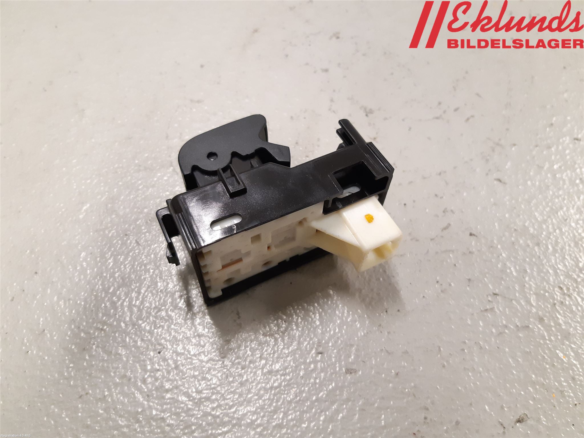 Toyota AURIS 13-19 Strömställare Elhiss