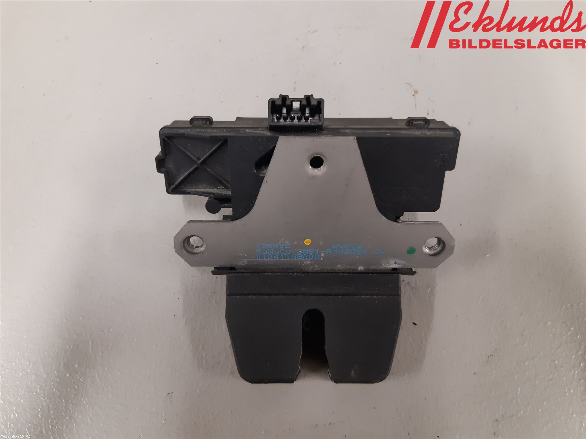 Ford FOCUS     04-07 Låskista Baklucka