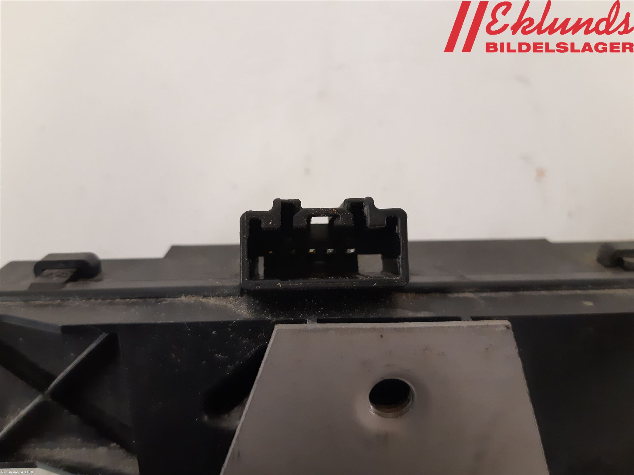 Ford FOCUS     04-07 Låskista Baklucka