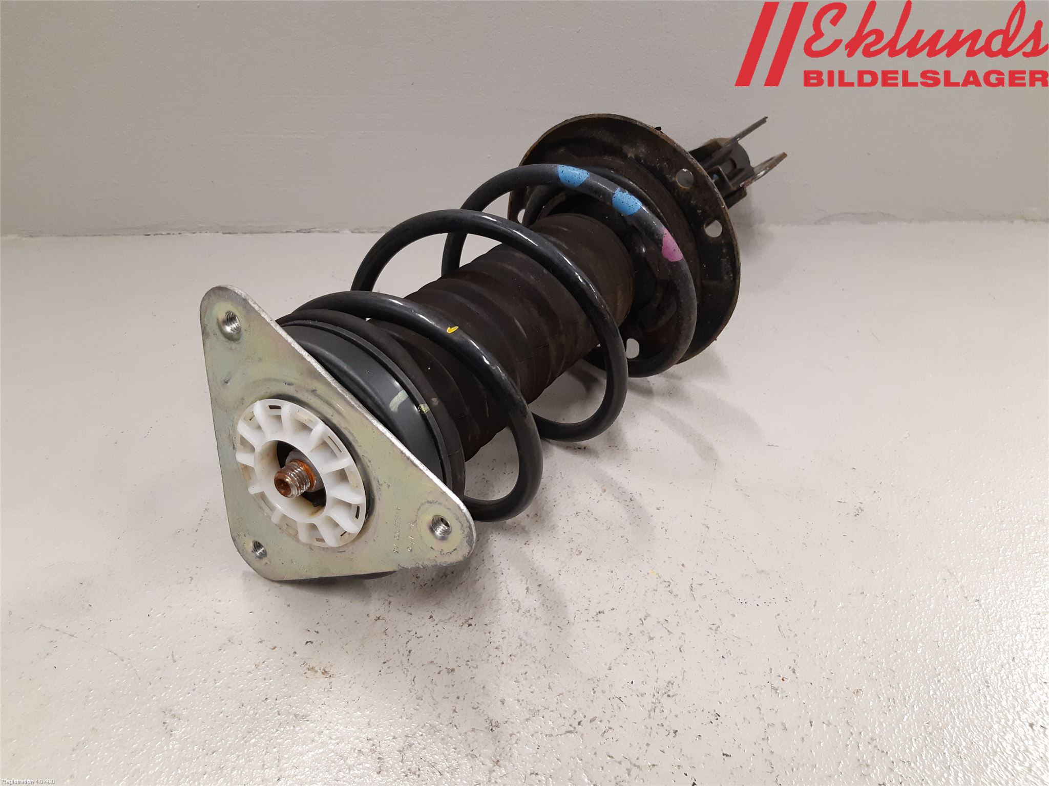 Smart FORTWO III 15-24 Fjäderben Fram Höger