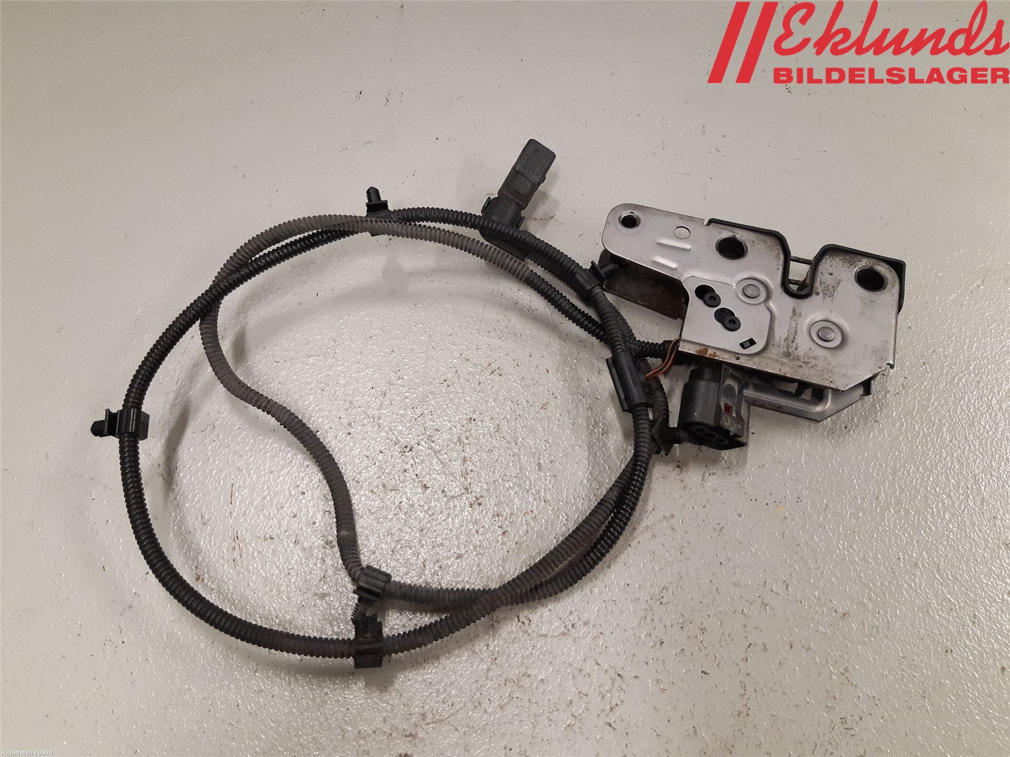 Volkswagen VW TRANSP/CARAVELLE (T5) 04-15 Huvlås